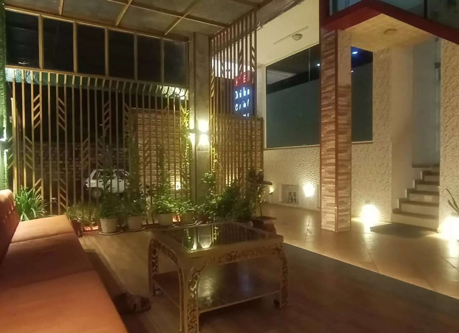 Seating area in Hotel Omni Plaza