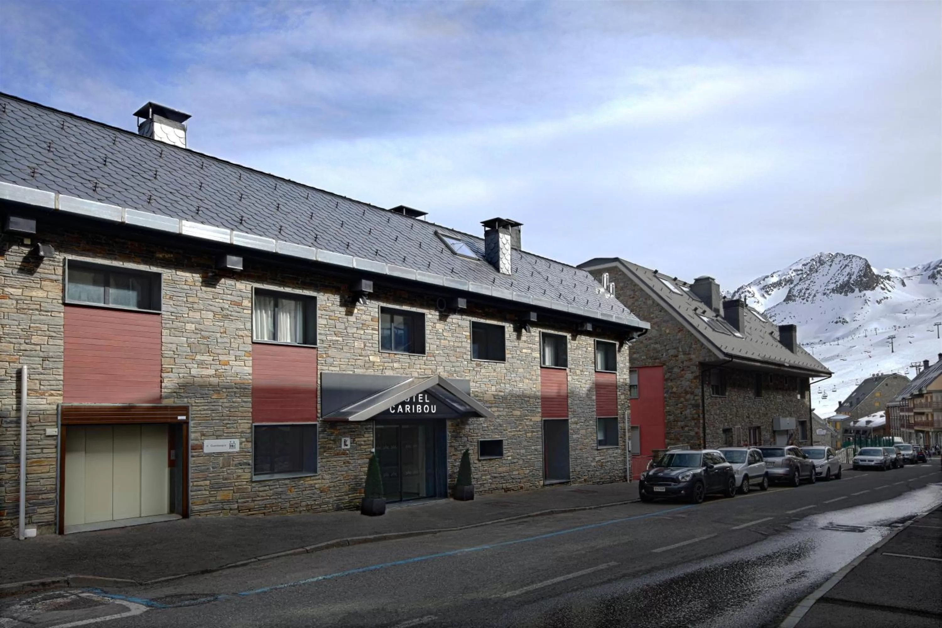 Property building in Hotel Caribou