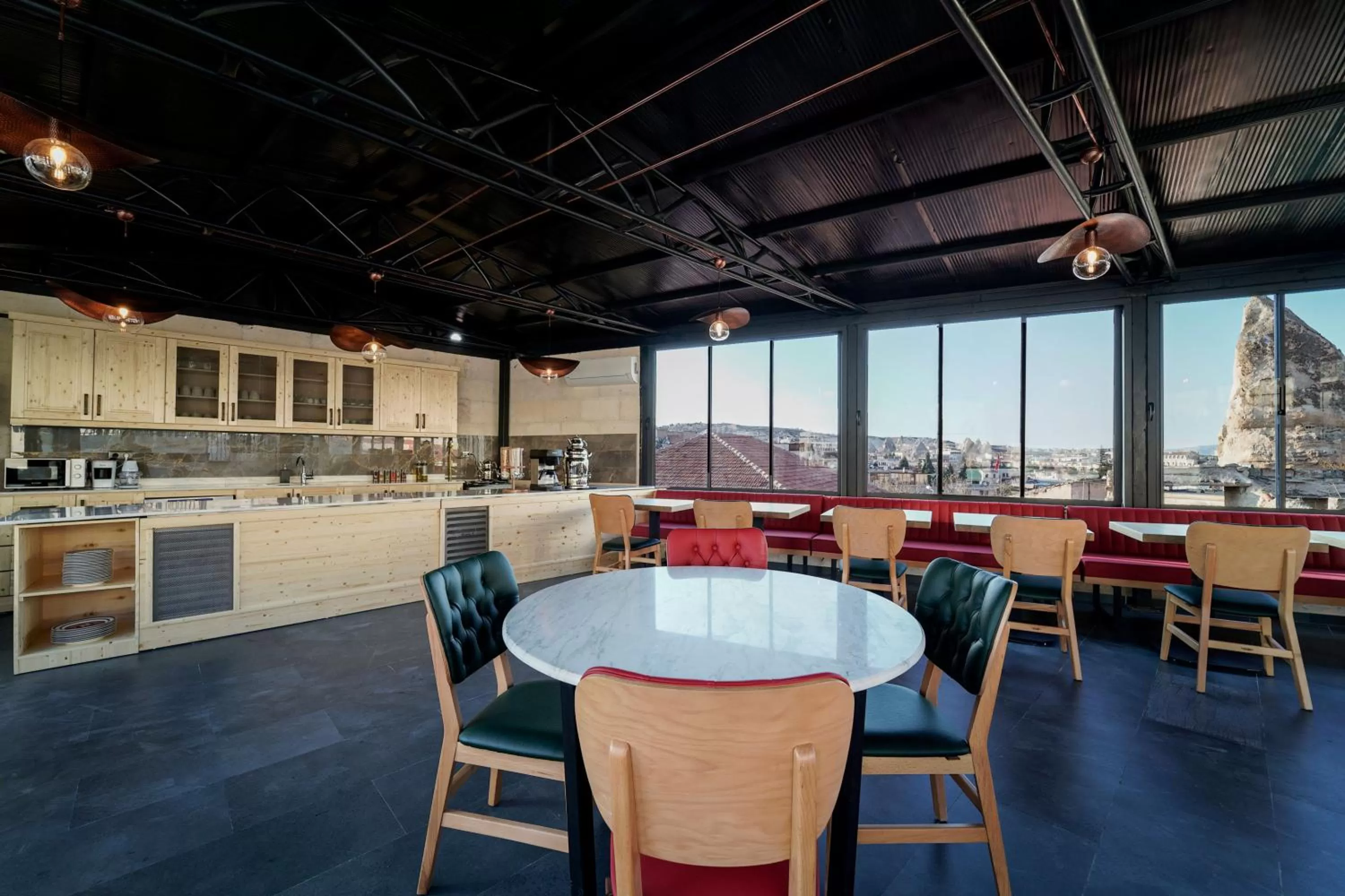 Restaurant/places to eat in The Niche Cave Hotel