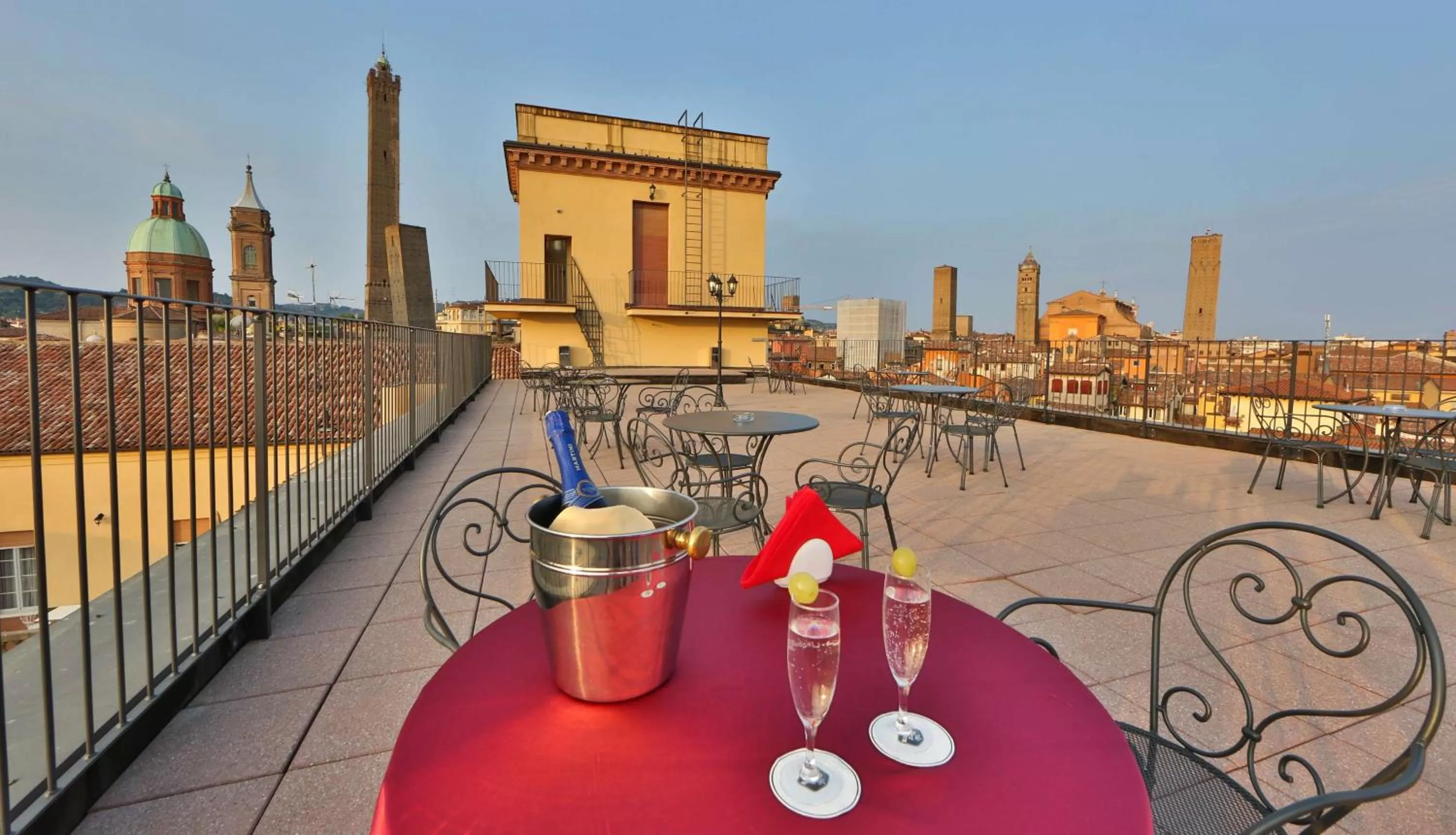 Property building in Hotel San Donato - Bologna centro