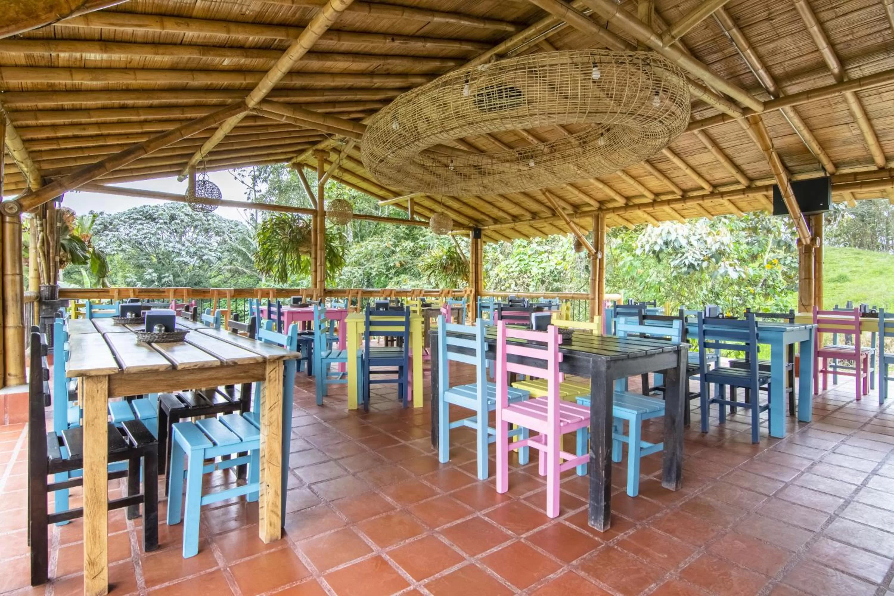 Restaurant/Places to Eat in Selina Quindio