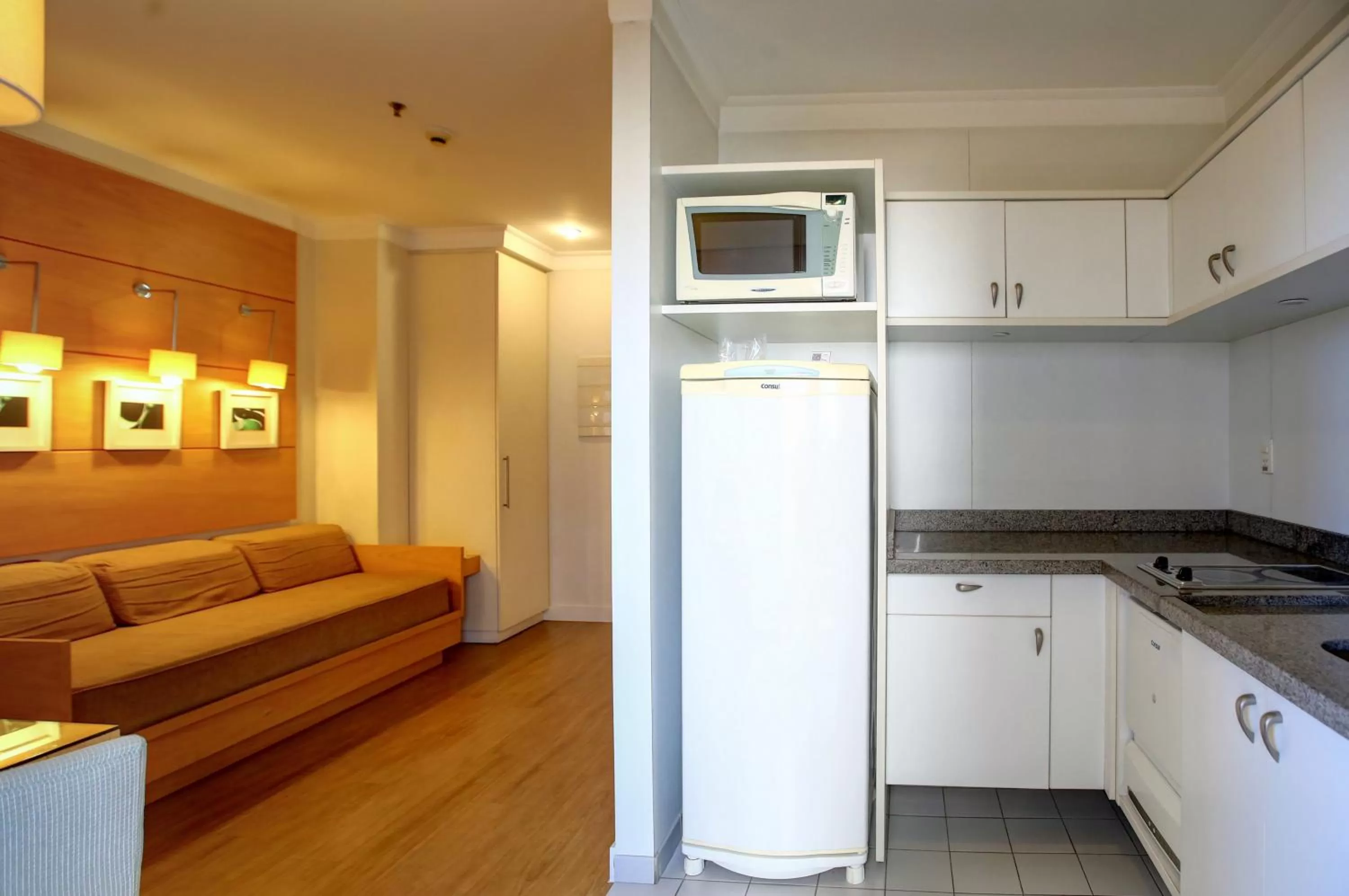 Kitchen or kitchenette in eSuítes Congonhas by Atlantica