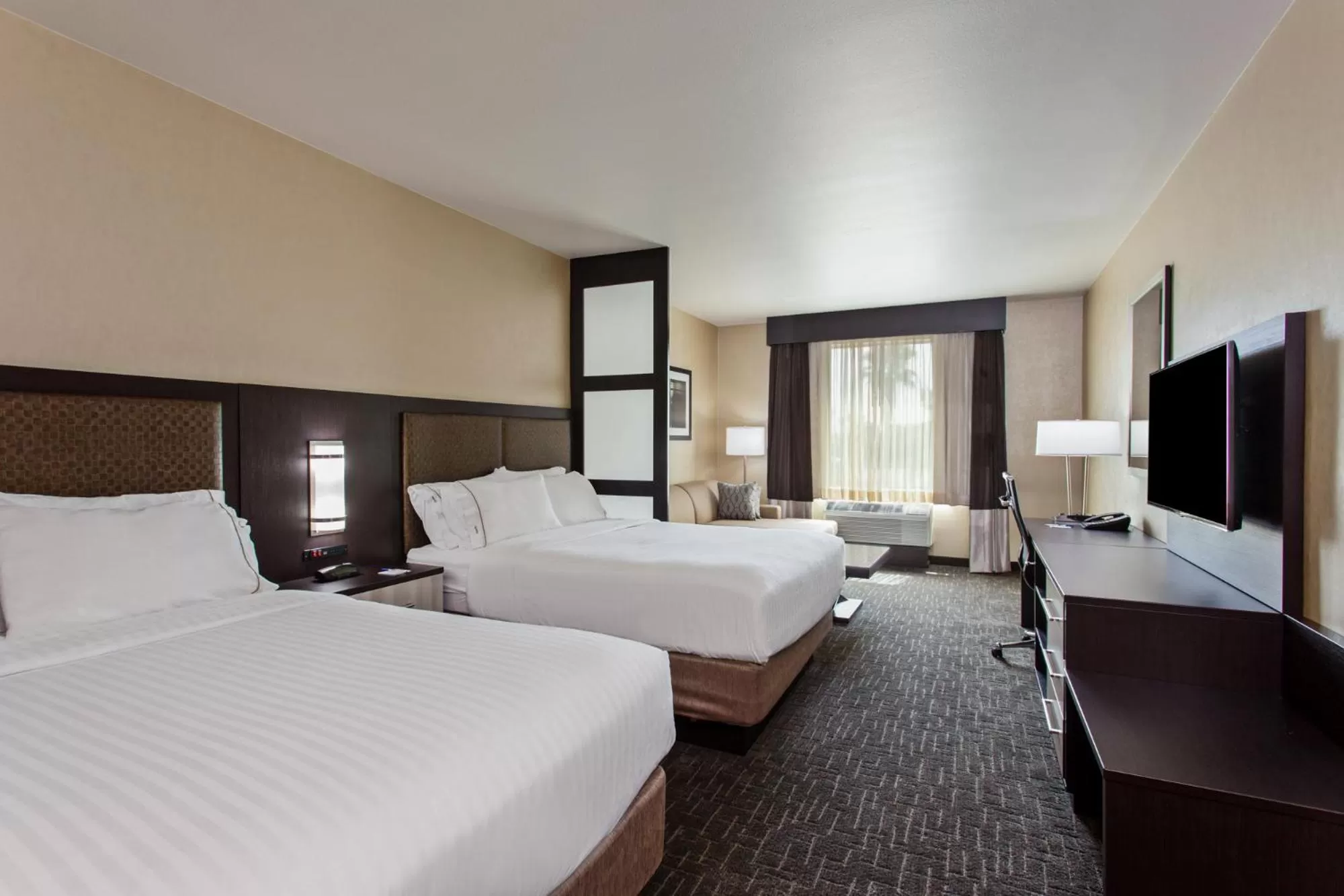 Day, Bed in Holiday Inn Express & Suites Anaheim Resort Area by IHG