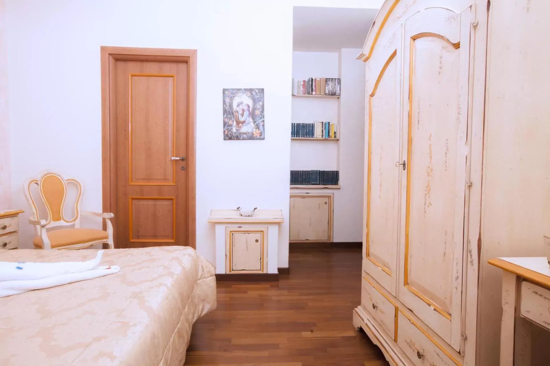 Standard Double Room - single occupancy in Stupor Mundi Bed and Breakfast Standard Double Room - single occupancy in Stupor Mundi Bed and Breakfast