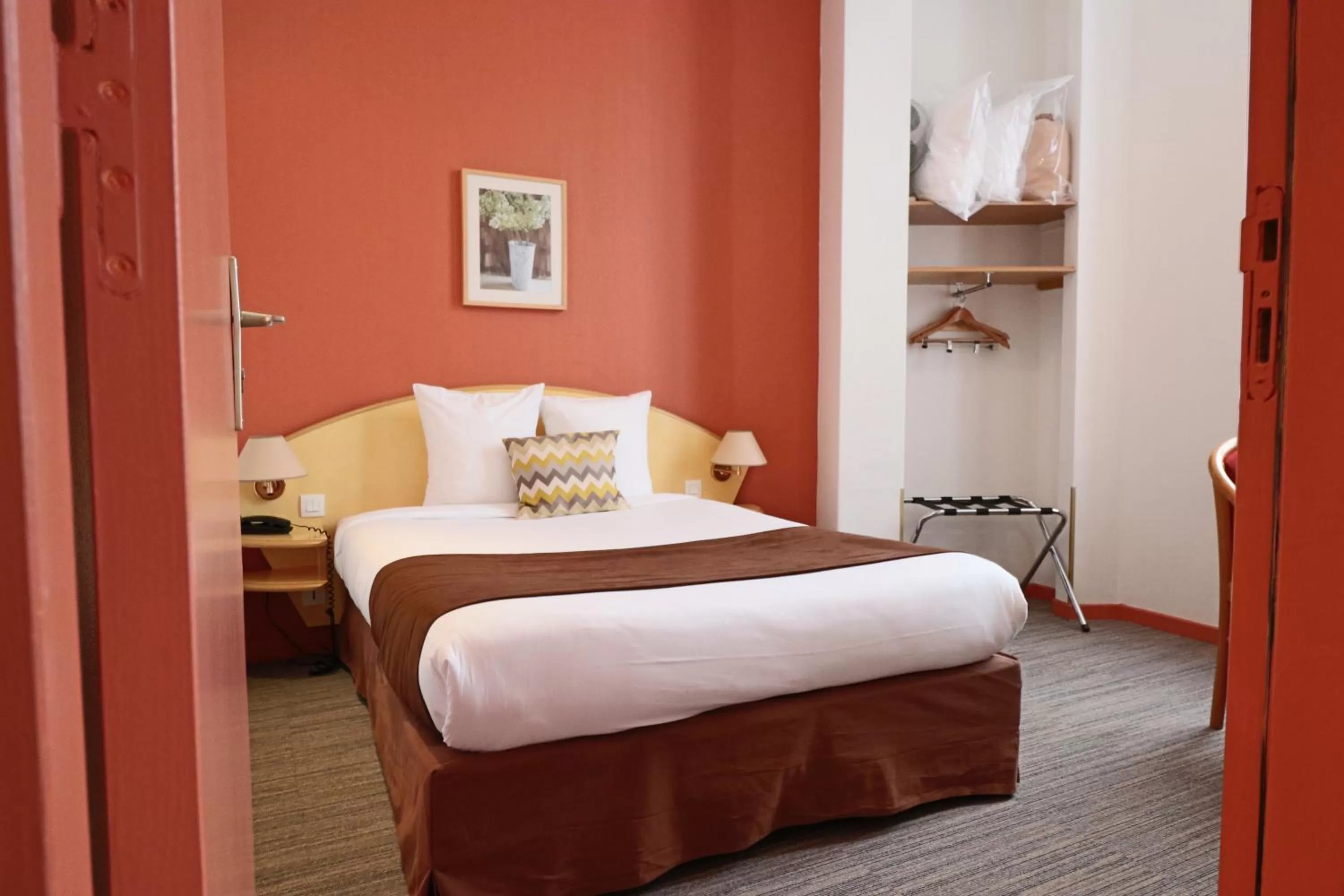 Family Suite (4 Adults) in Logis-Hôtel des Oliviers