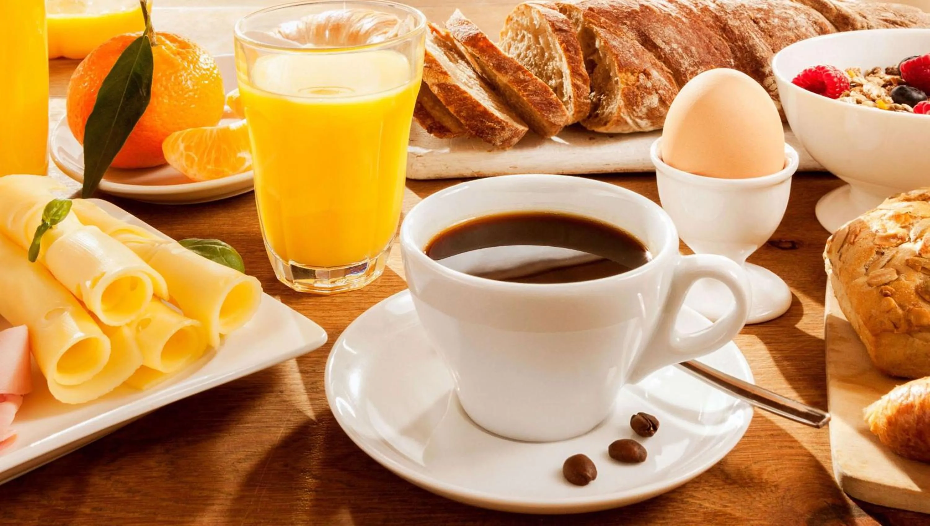 Breakfast in Magnuson Grand Pioneer Inn and Suites