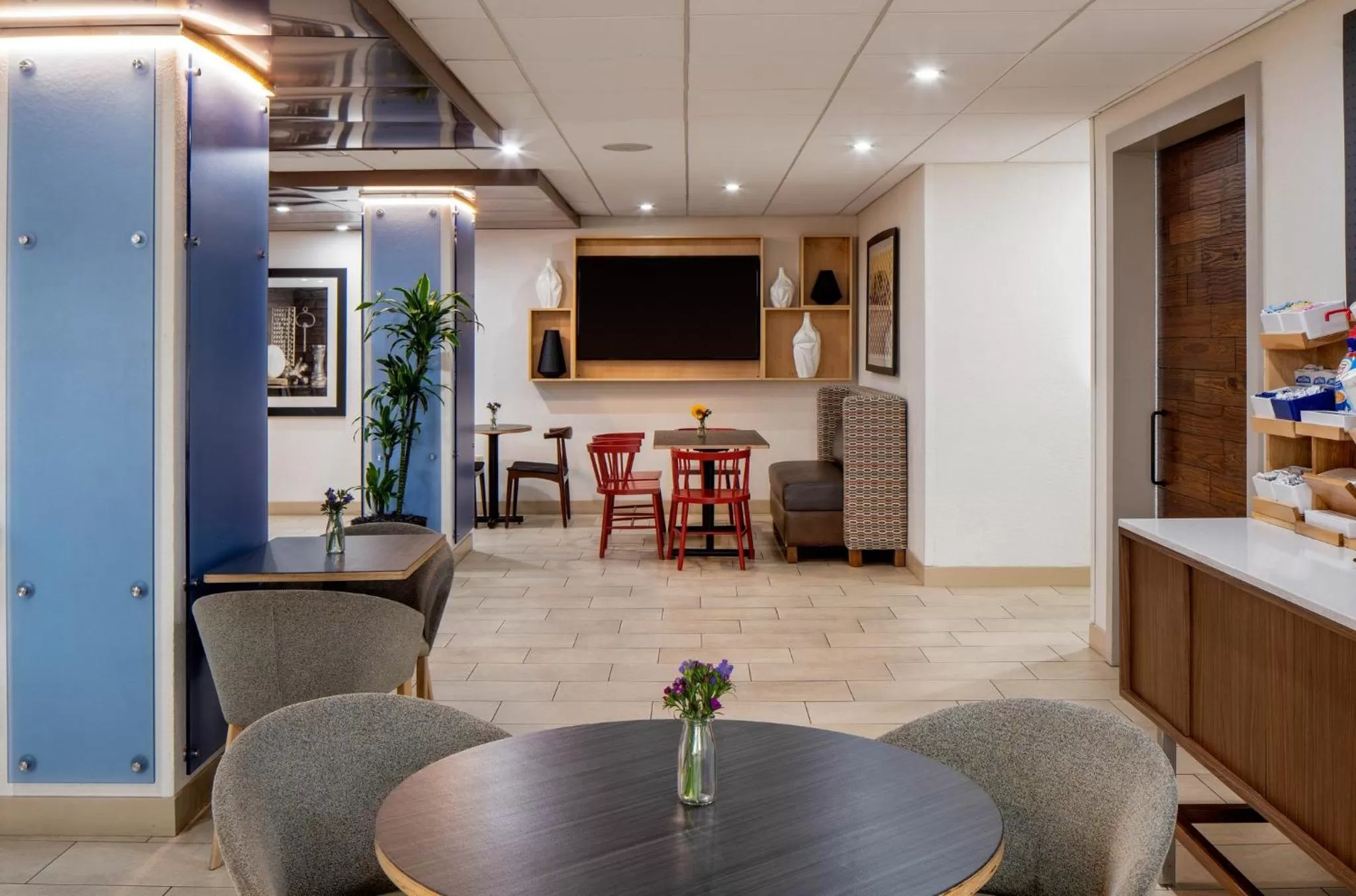 Breakfast in Holiday Inn Express New Orleans Downtown by IHG