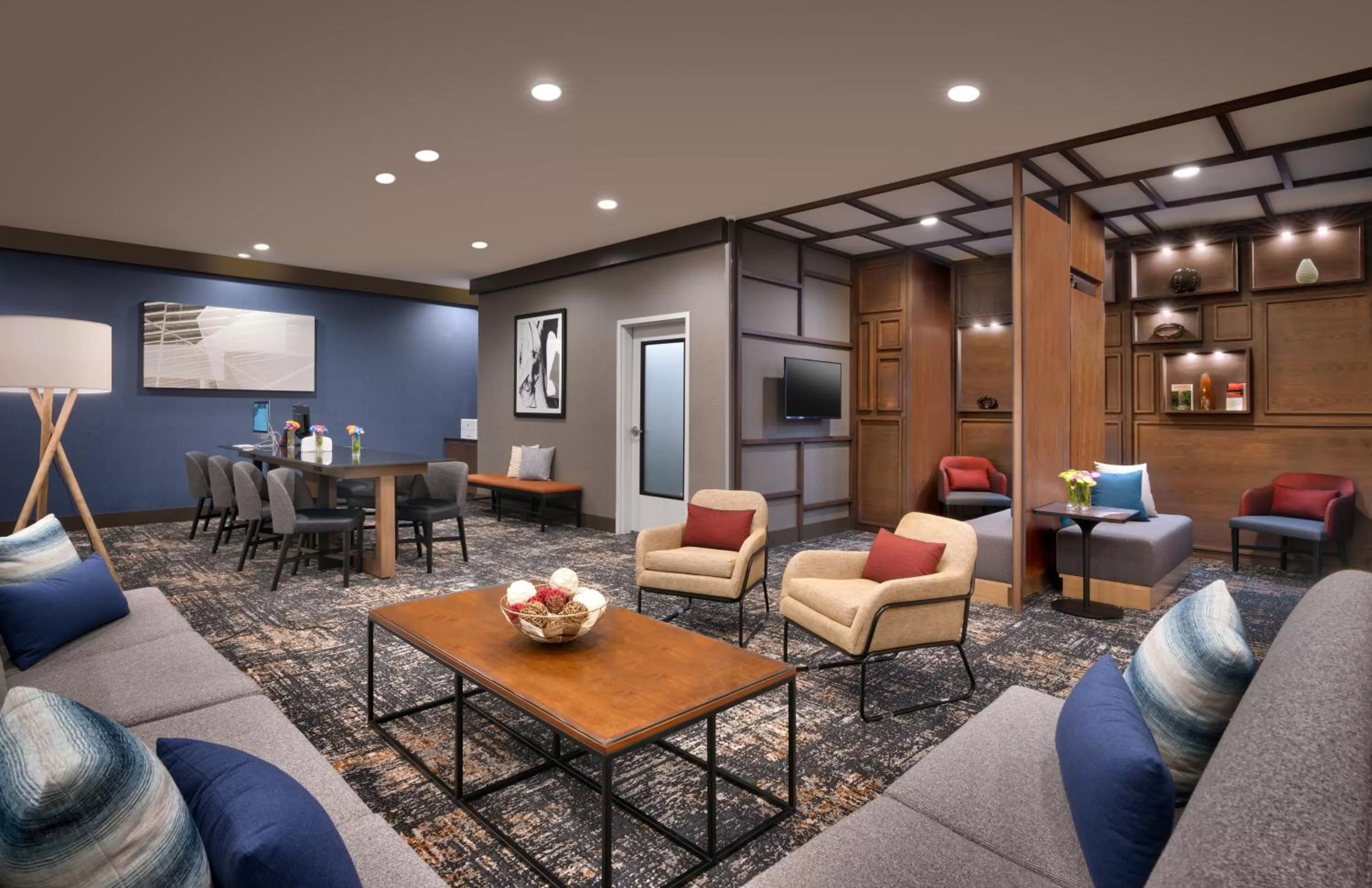 Seating area in Hyatt Place Fayetteville/Springdale