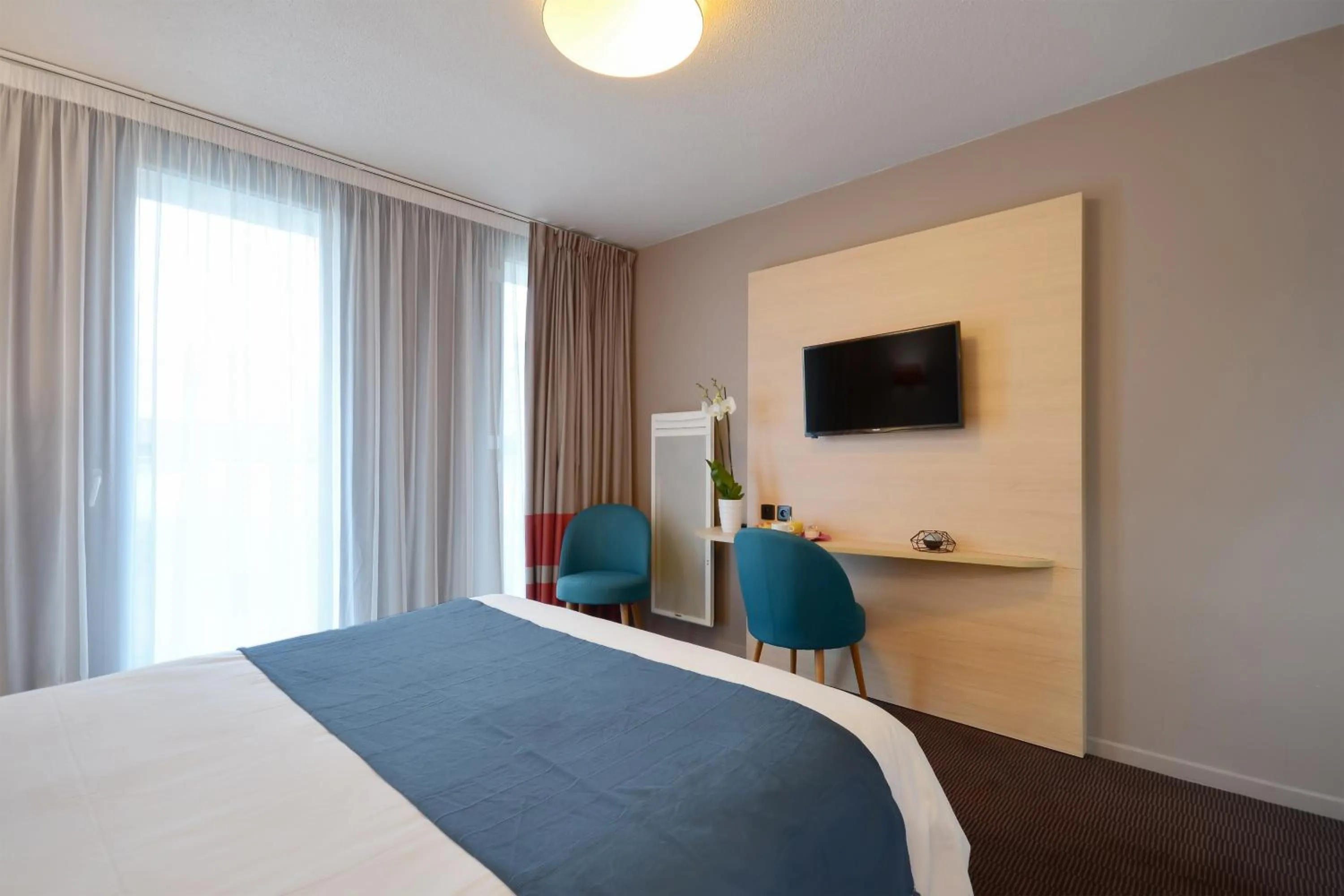 Bed in Appart'City Confort Lille Grand Palais