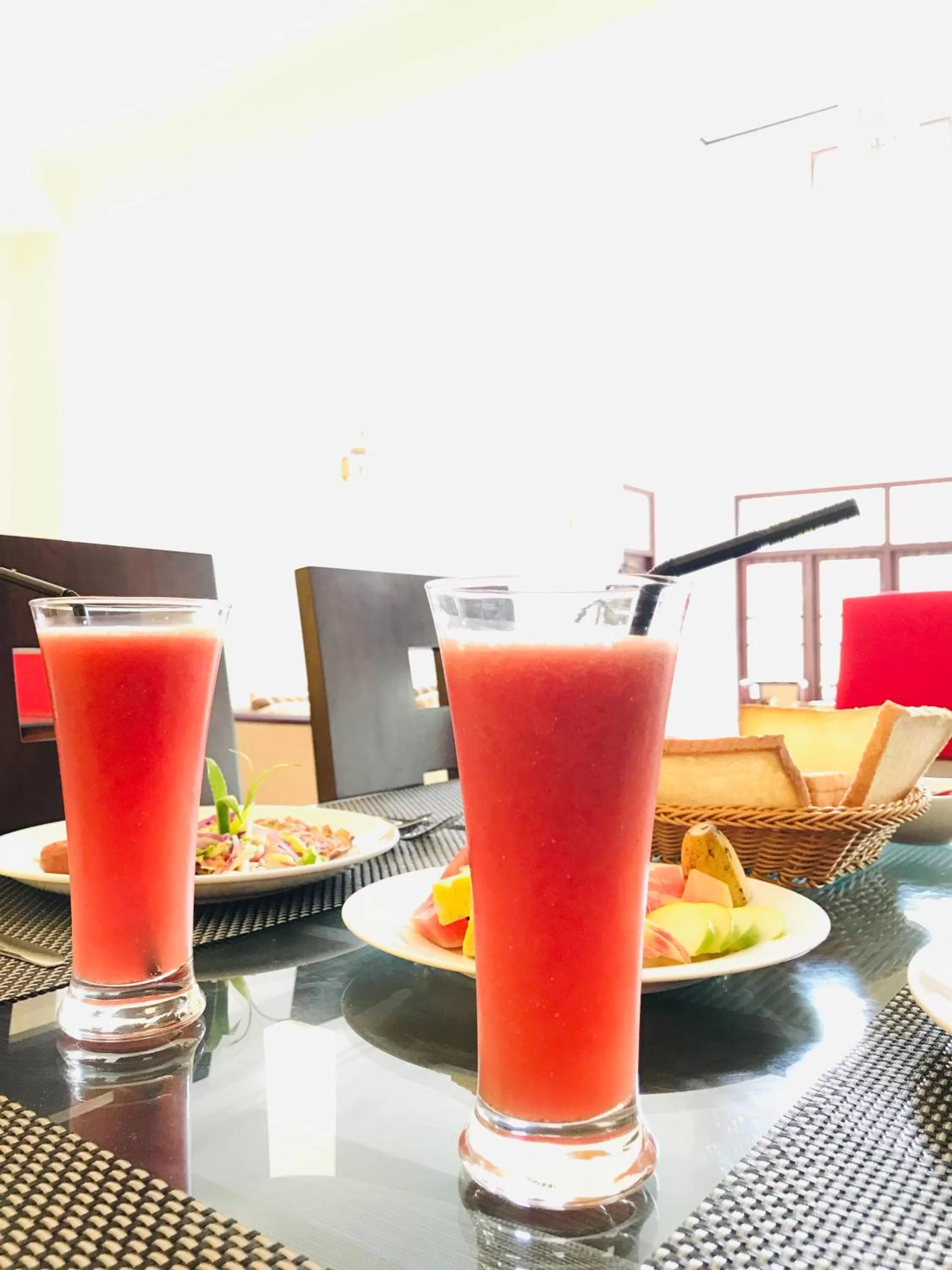 Food and drinks in Siluni's Villa