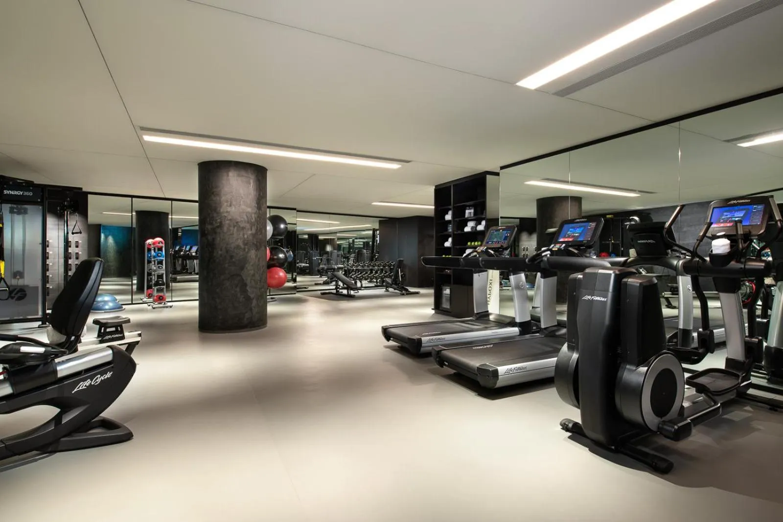 Fitness centre/facilities in Upper House Shanghai - Former The Middle House