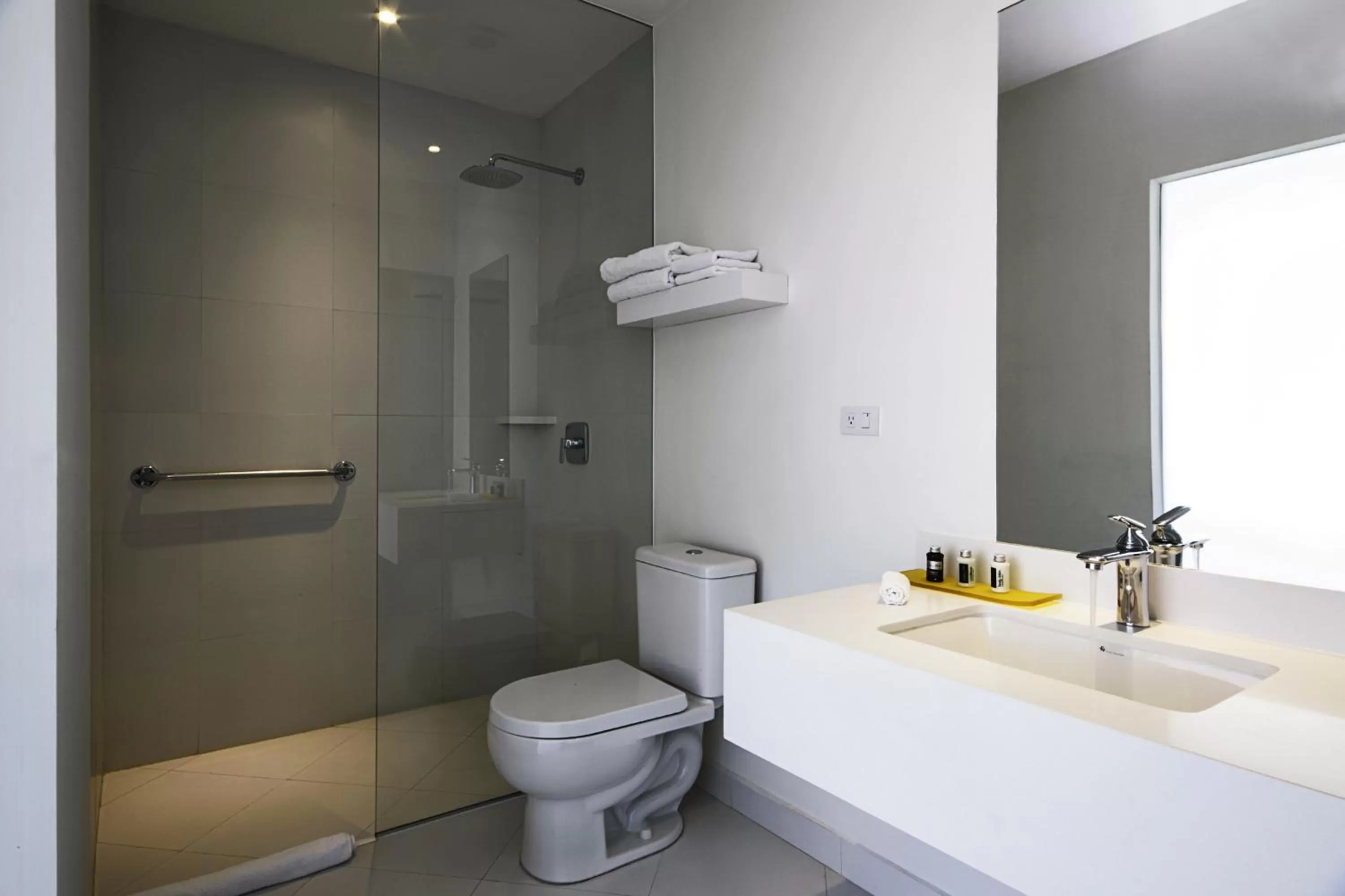 Bathroom in TRYP by Wyndham Cuenca Zahir