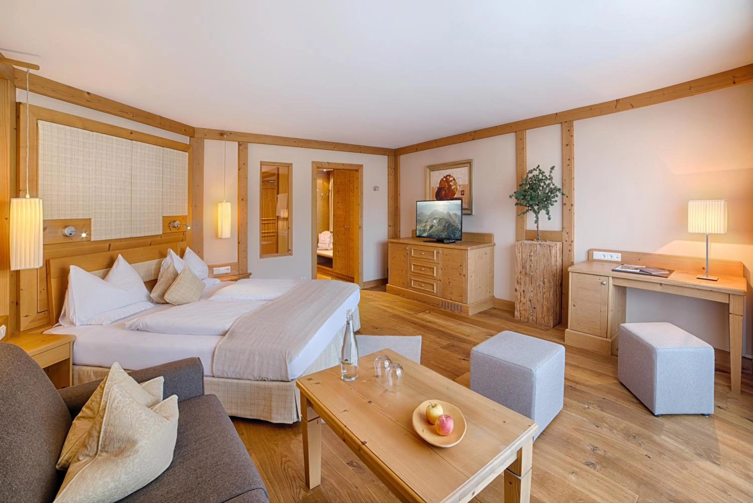 Photo of the whole room, Bed in Majestic - Unique Spa Resort