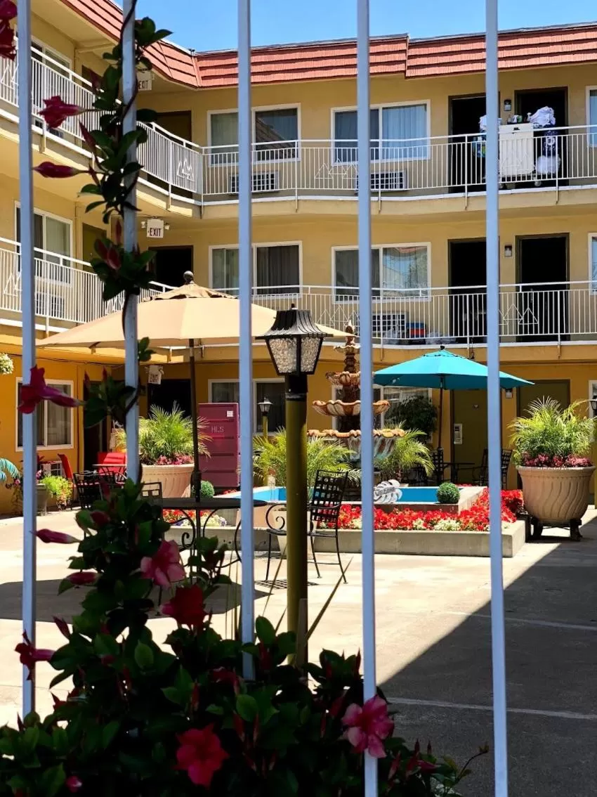 Property Building in Imperial Inn Oakland