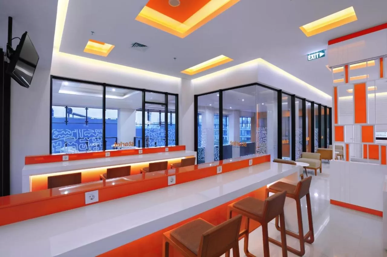 Restaurant/places to eat in Starlet Hotel BSD City