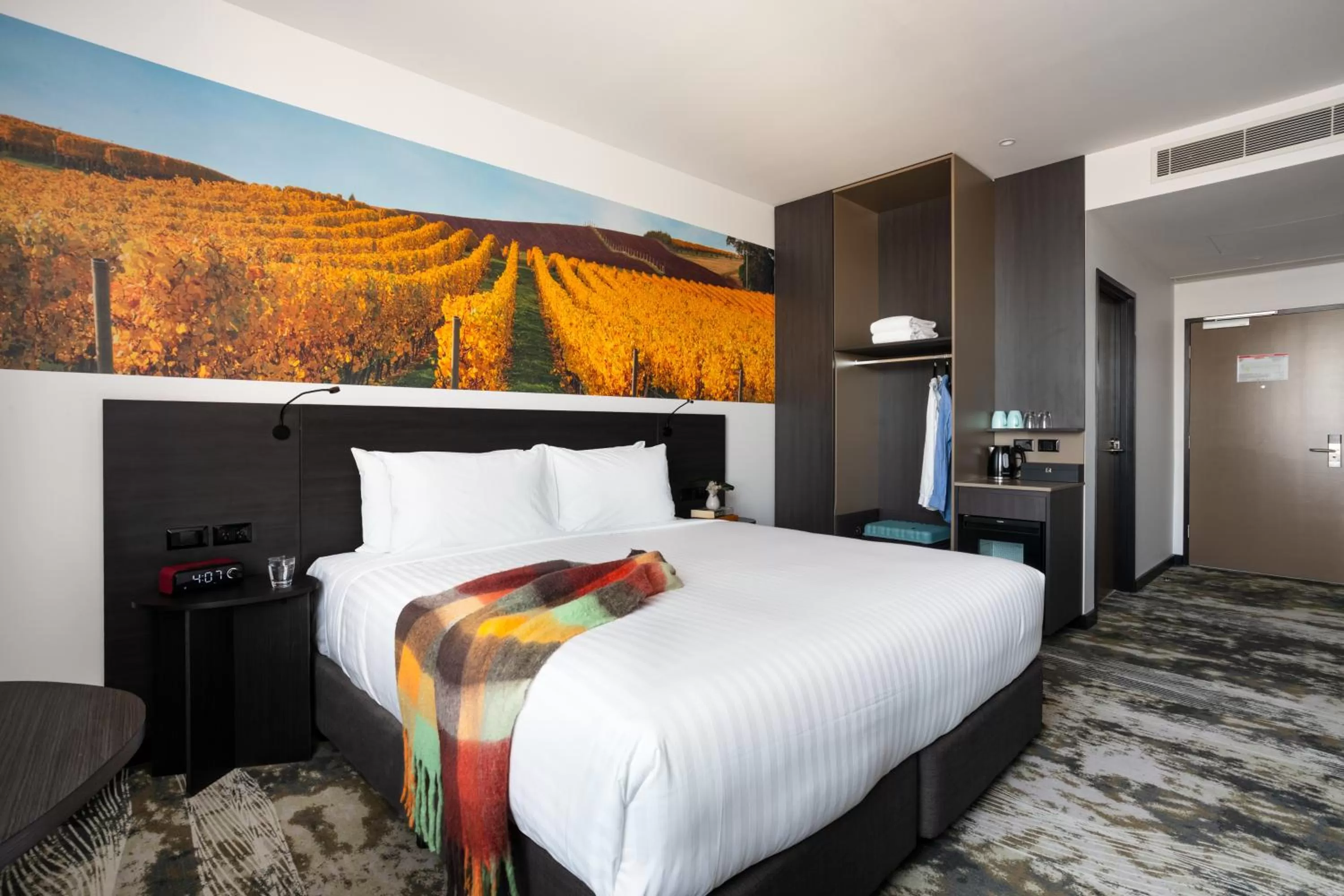 Bedroom, Bed in Novotel Devonport