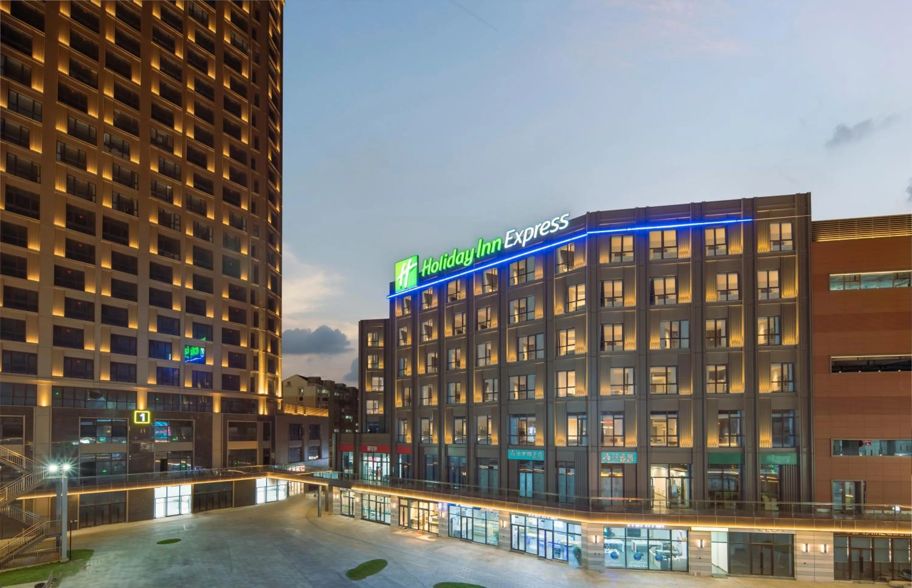 Property building in Holiday Inn Express Nantong North Gateway by IHG