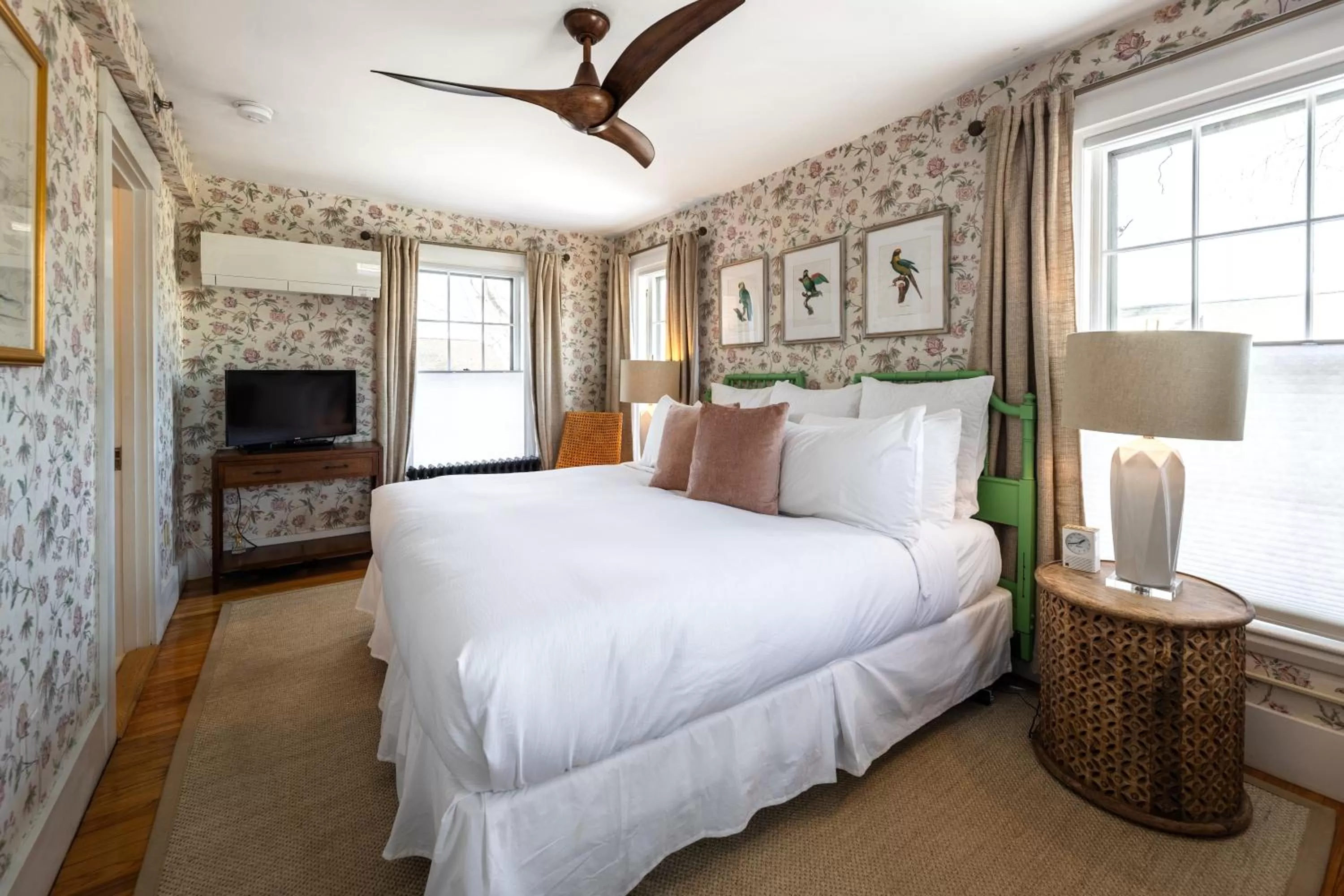 Photo of the whole room, Bed in The Water Street Inn