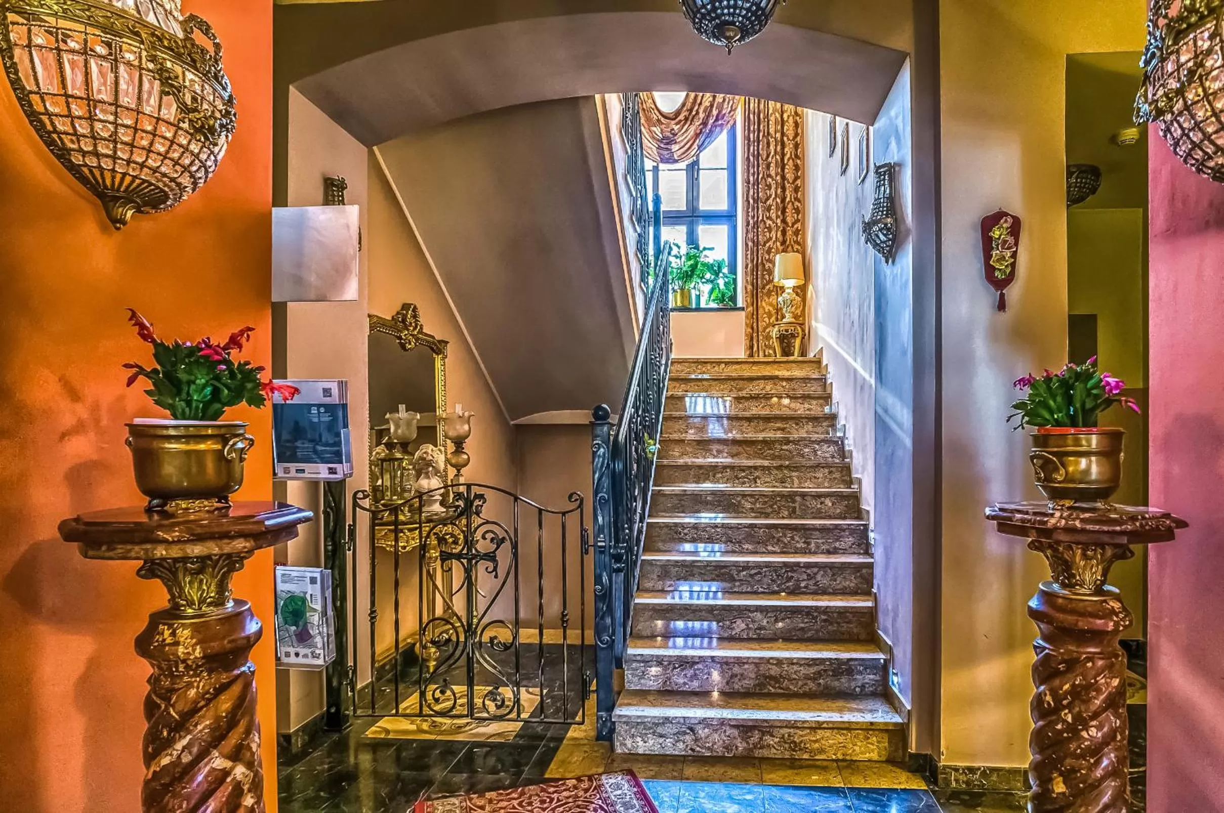 Decorative detail in Old Time Hotel