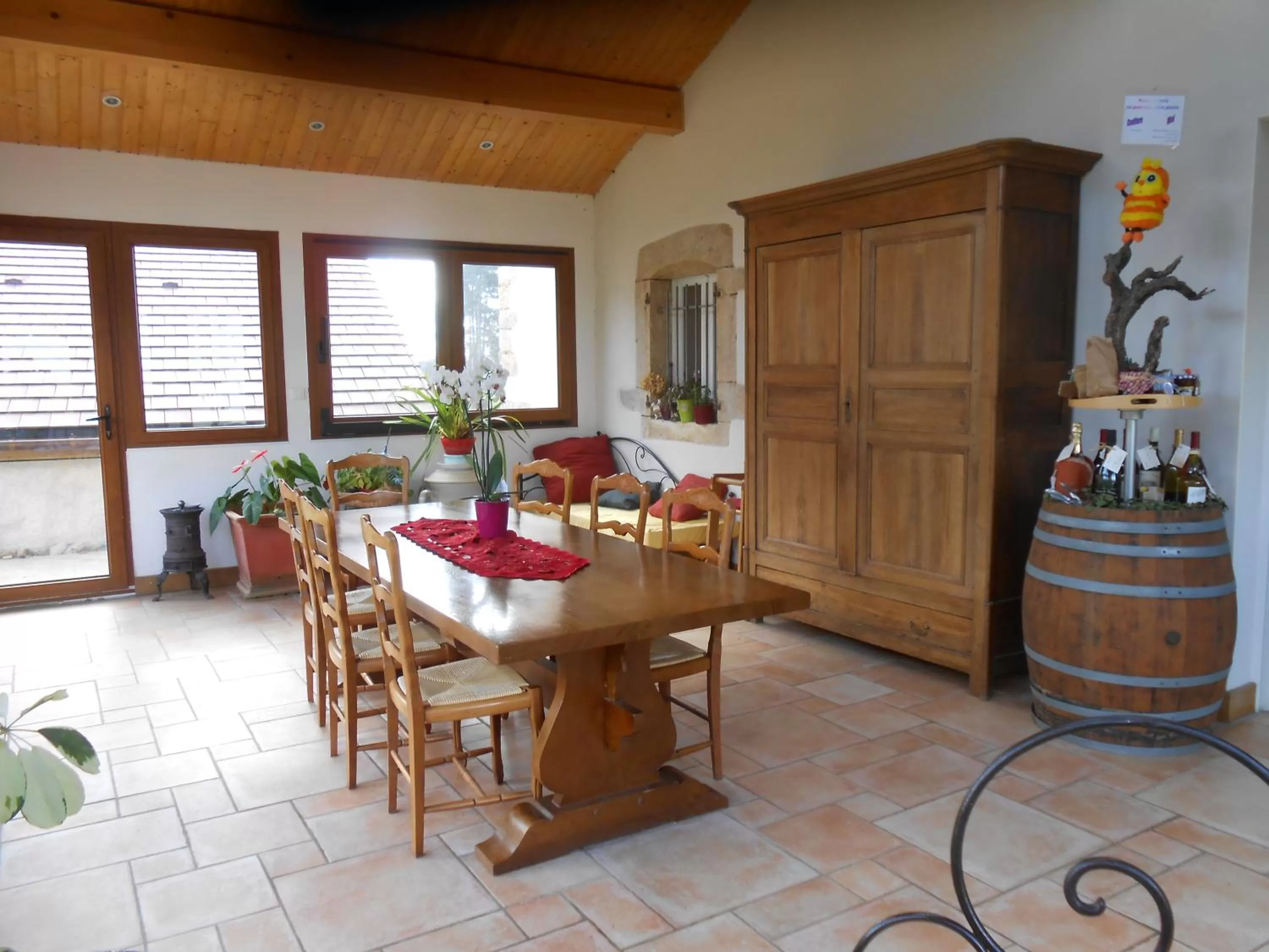 Restaurant/places to eat, Dining Area in La Ferme De Montard