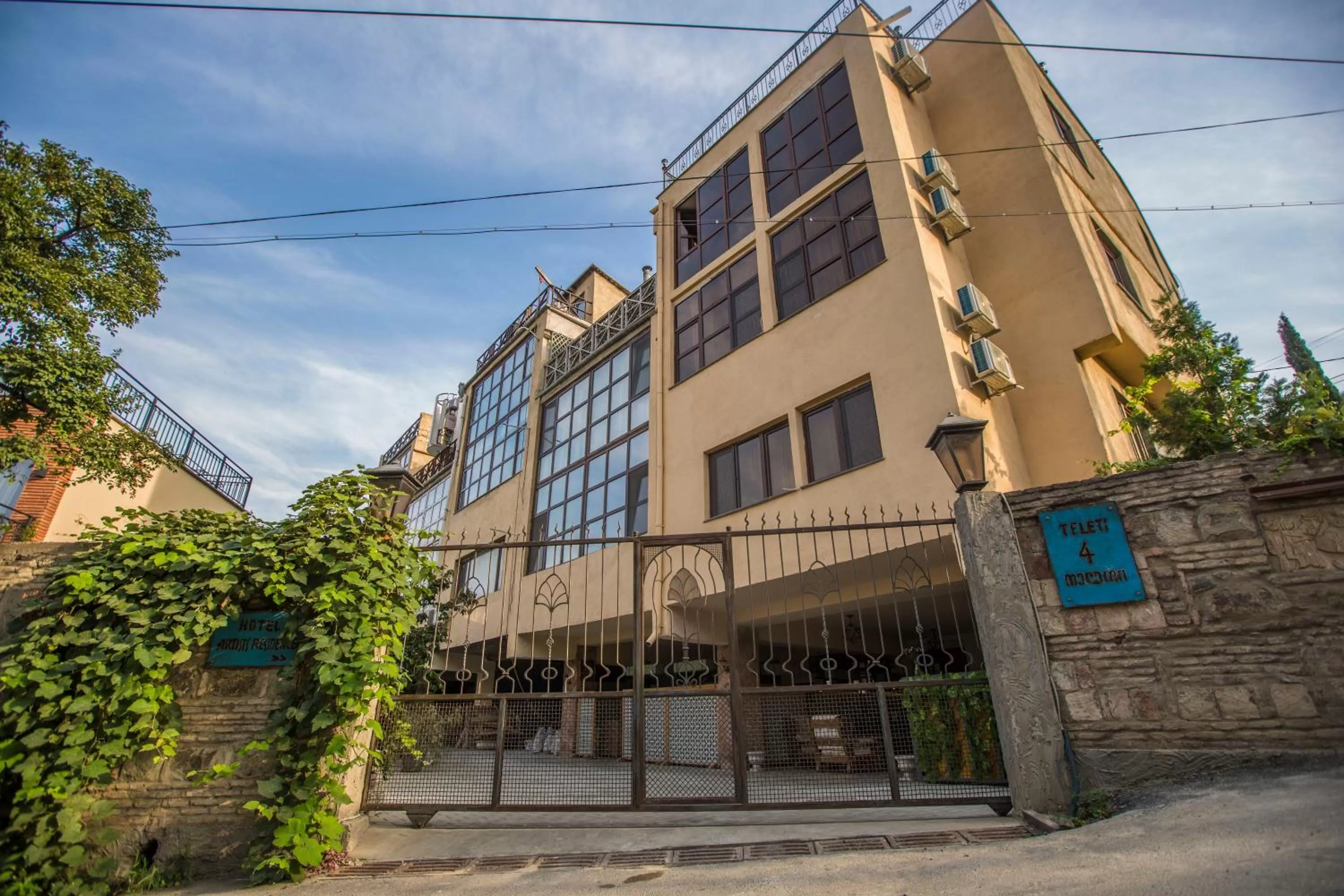 Facade/entrance in Wine Hills