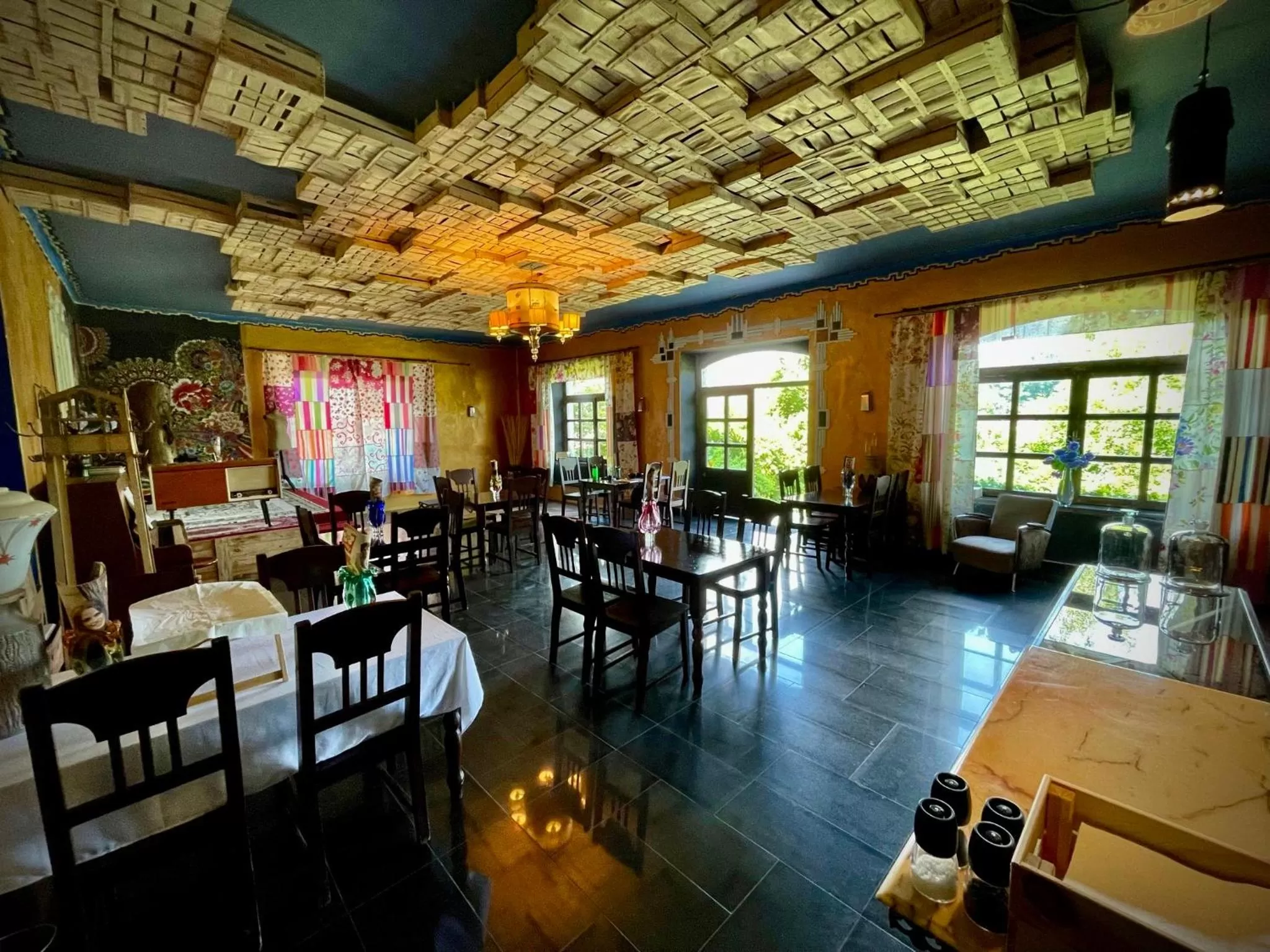 HARABURDI® Recyclart Hotel