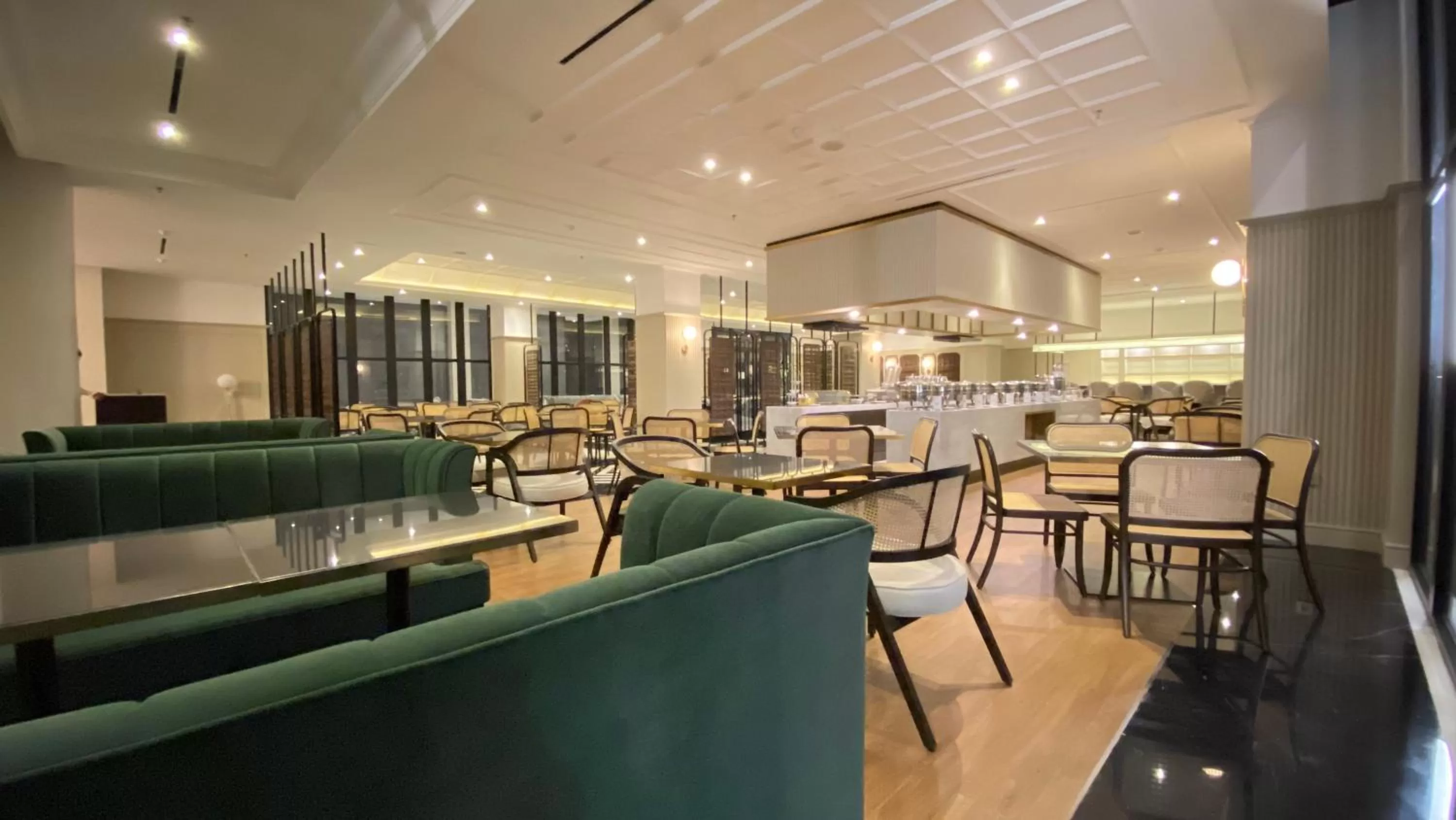 Restaurant/places to eat, Lounge/Bar in Maia Hotel Jakarta