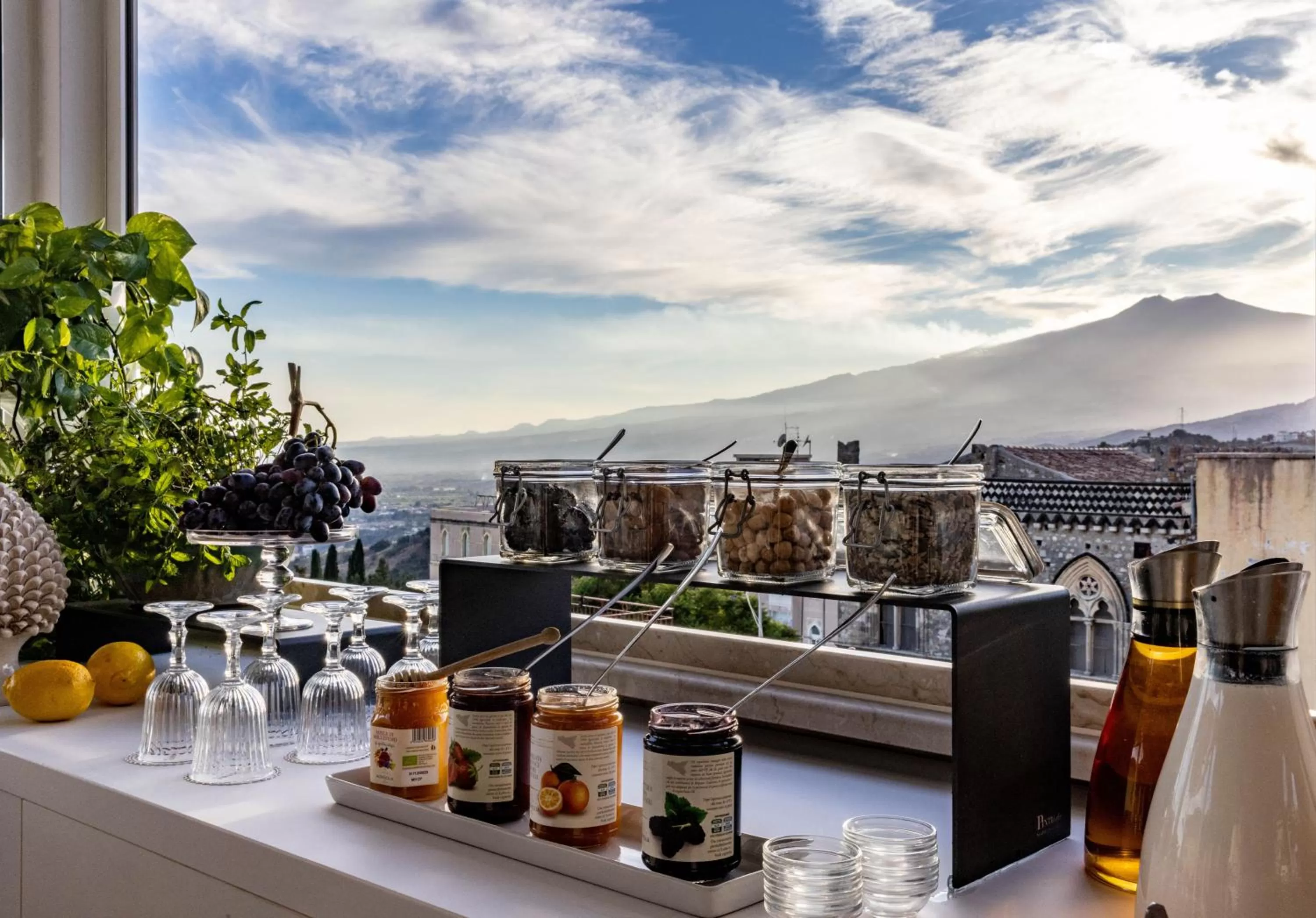 Mountain view in Taodomus Boutique Hotel