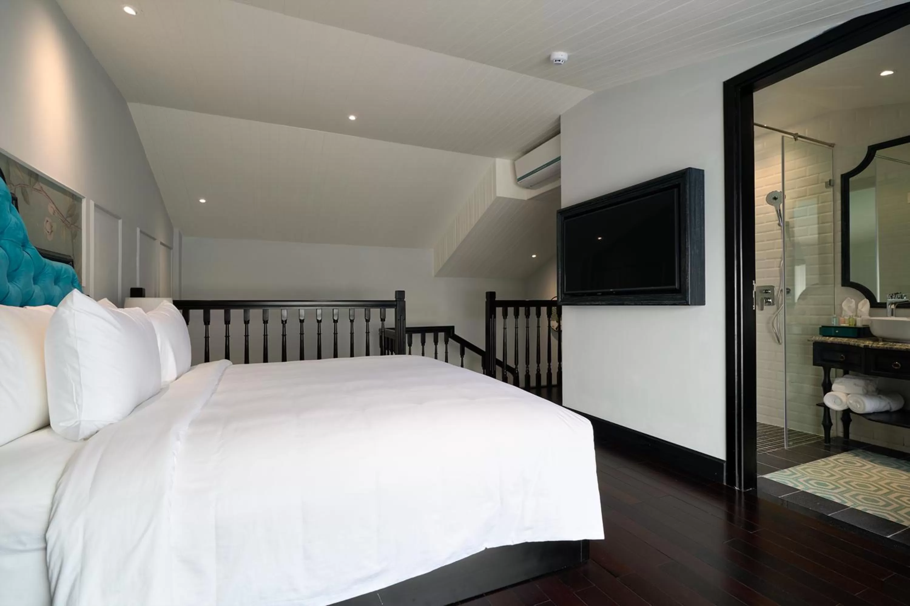 Toilet, Bed in Hoi An Delicacy Hotel & Spa