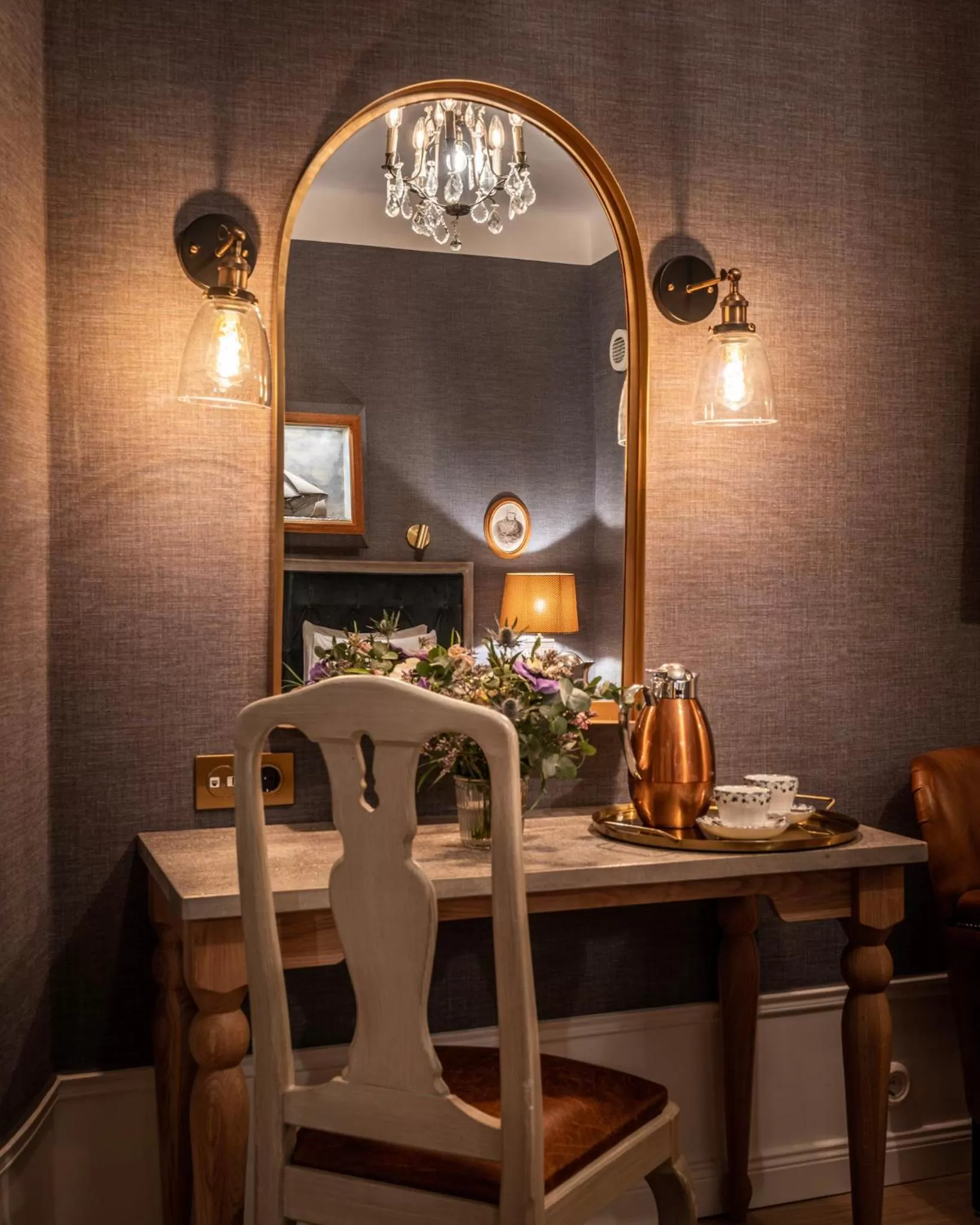 Photo of the whole room in Victory Hotel