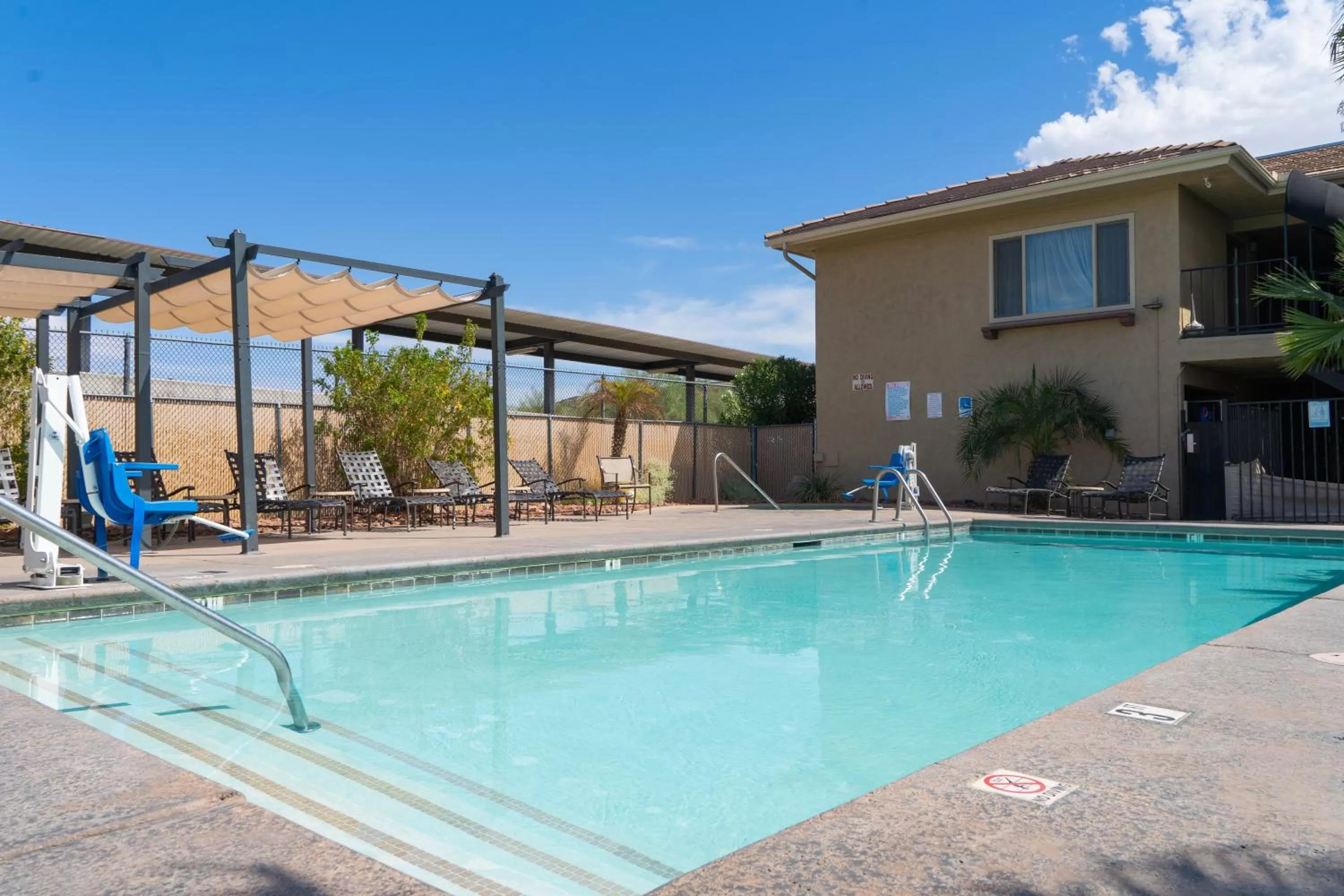Swimming pool in Days Inn by Wyndham Lake Havasu