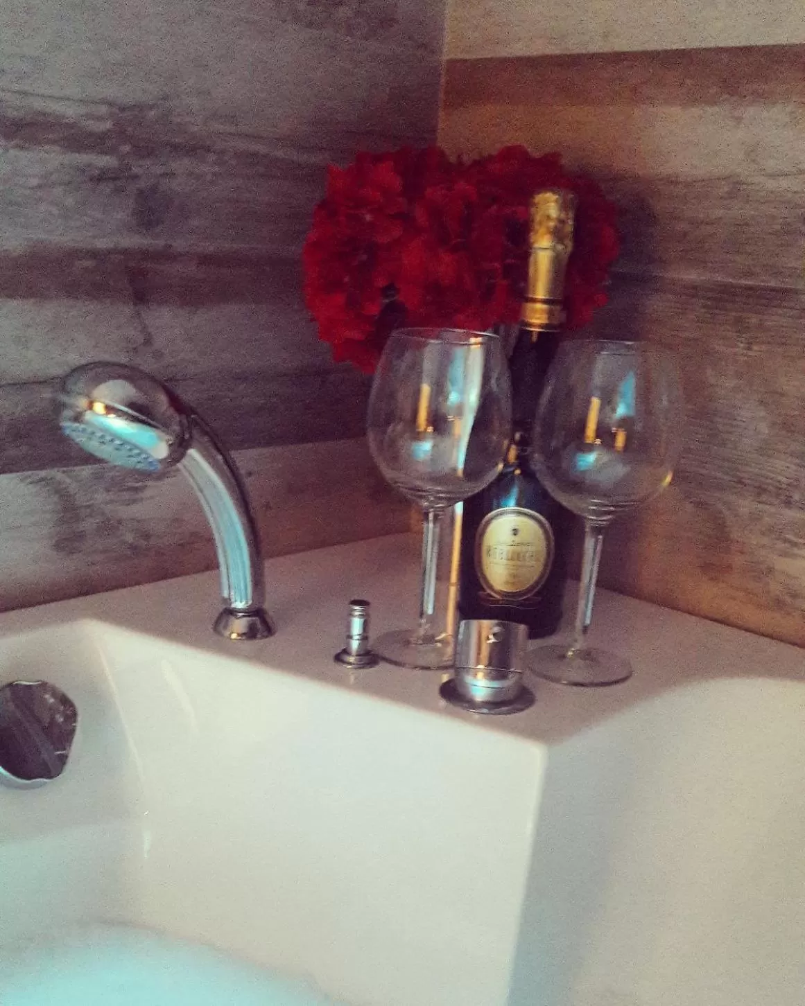 Hot Tub in Caos Calmo