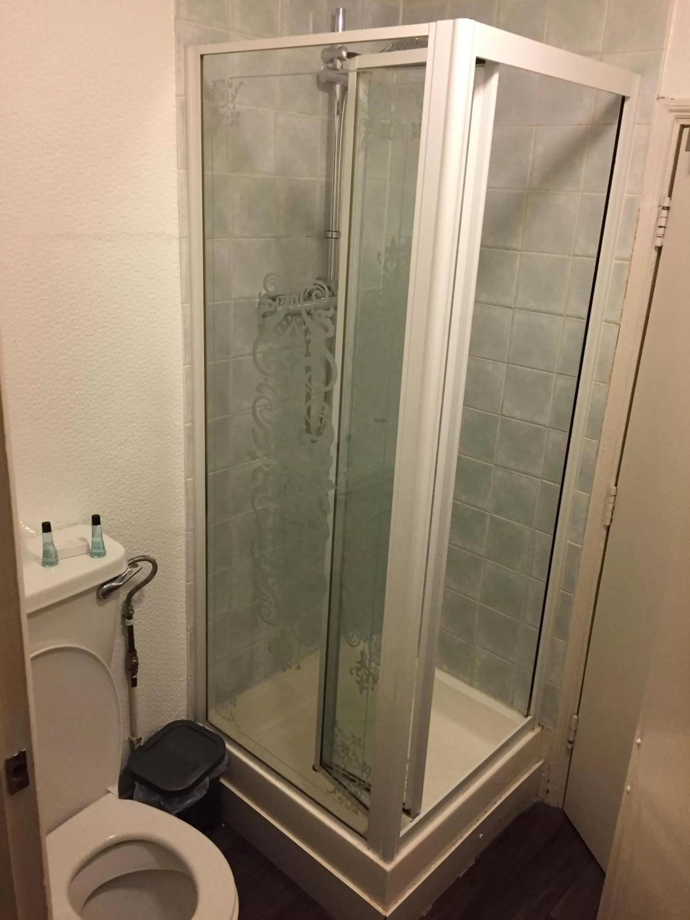 Standard Double Room with Shared Bathroom in The Victoria Hotel