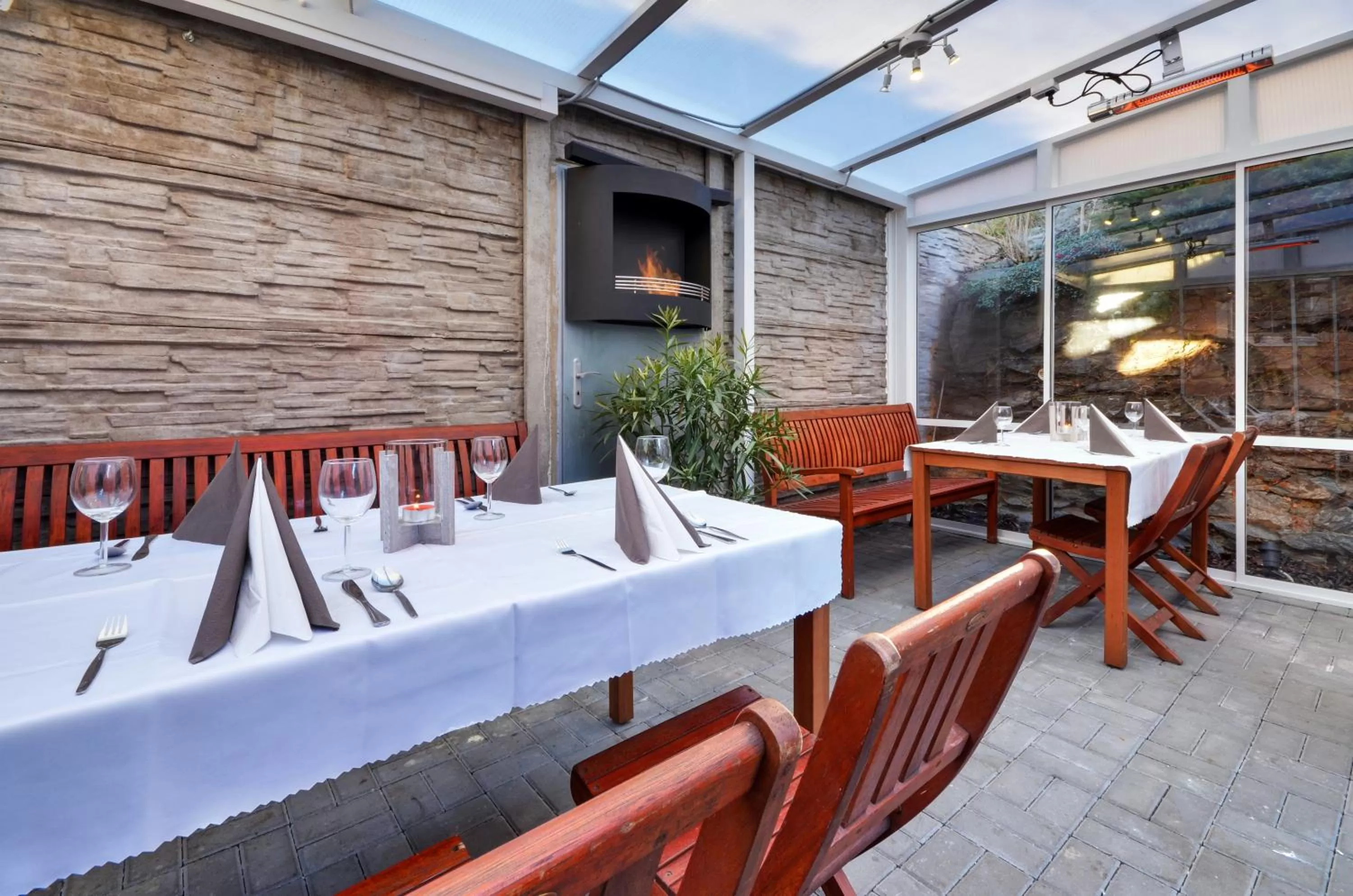 On-site shops, Restaurant/Places to Eat in Spa & Pool Apartment Hotel - Restaurant VILLA IVICA