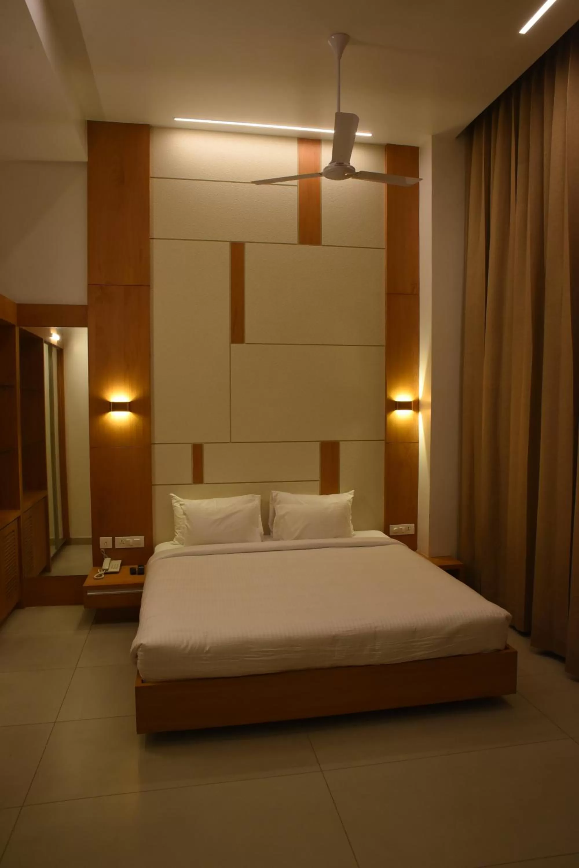 Bedroom, Bed in RATHNA RESIDENCY - Near US CONSULATE