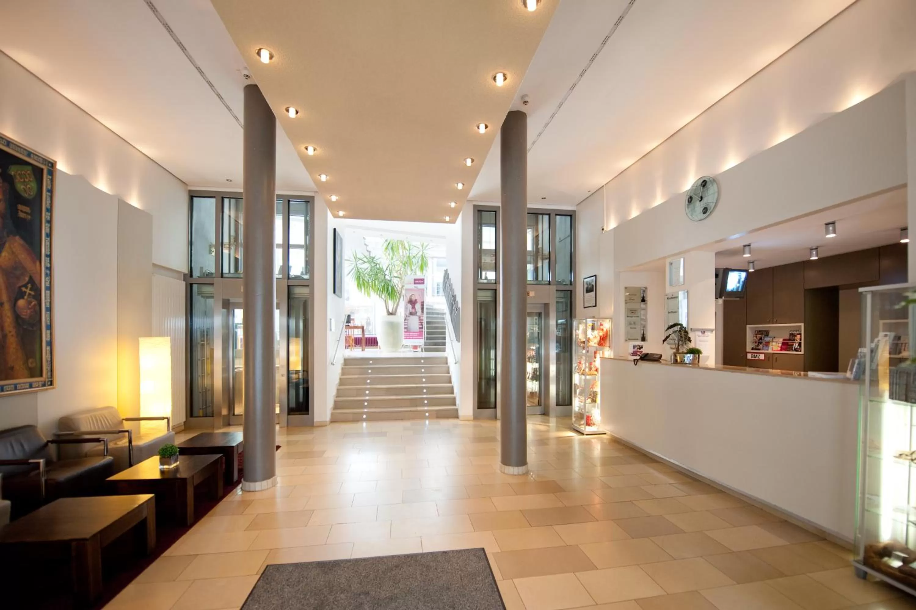 Lobby or reception in Mercure Hotel Aachen Am Dom