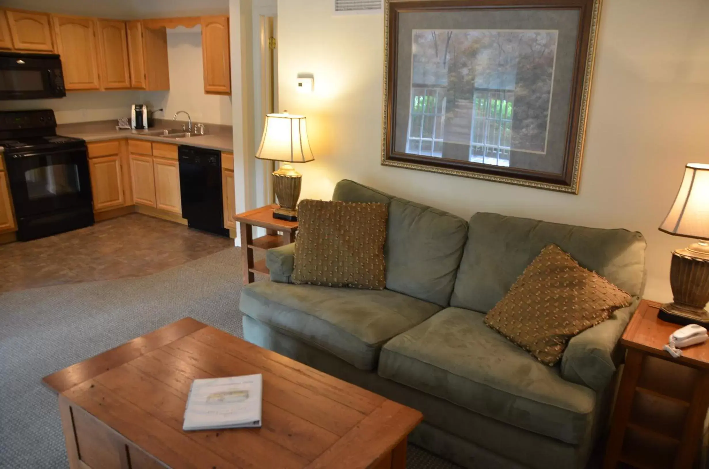 King Suite with Balcony in The Retreat at Center Hill Lake King Suite with Balcony in The Retreat at Center Hill Lake