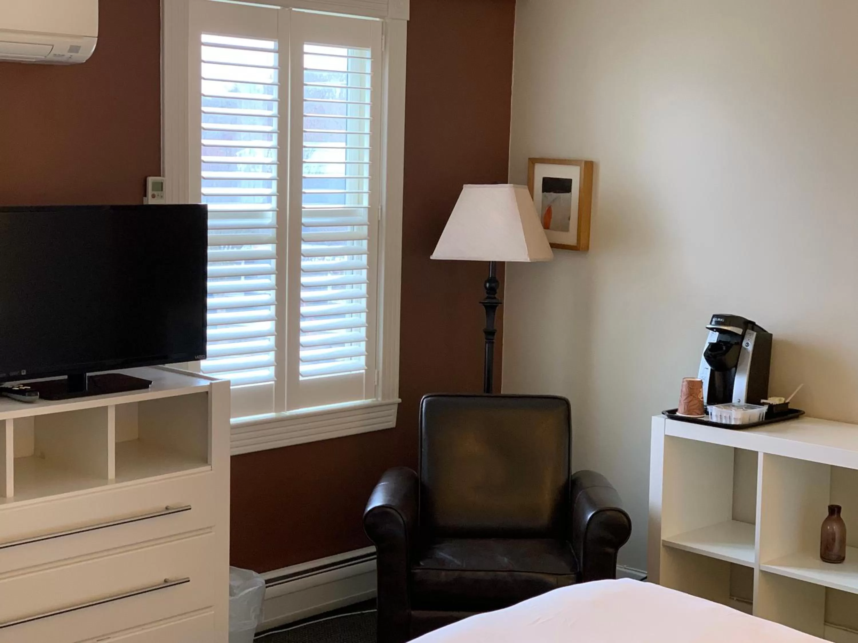 TV and multimedia, TV/Entertainment Center in Pilgrim House