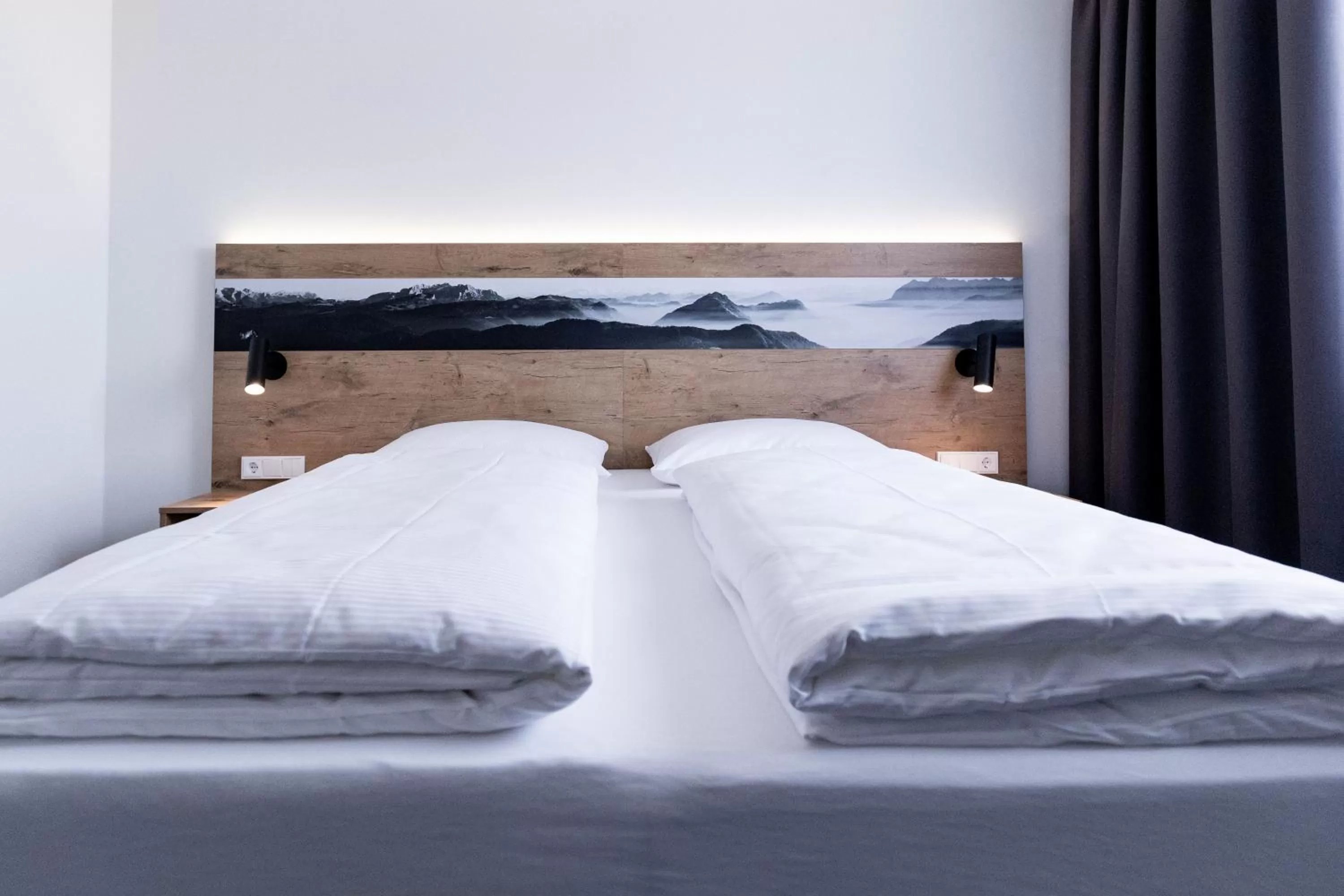 Bedroom, Bed in Stadthotel Freilassing