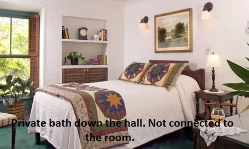 Bed in St. Francis Inn - Saint Augustine