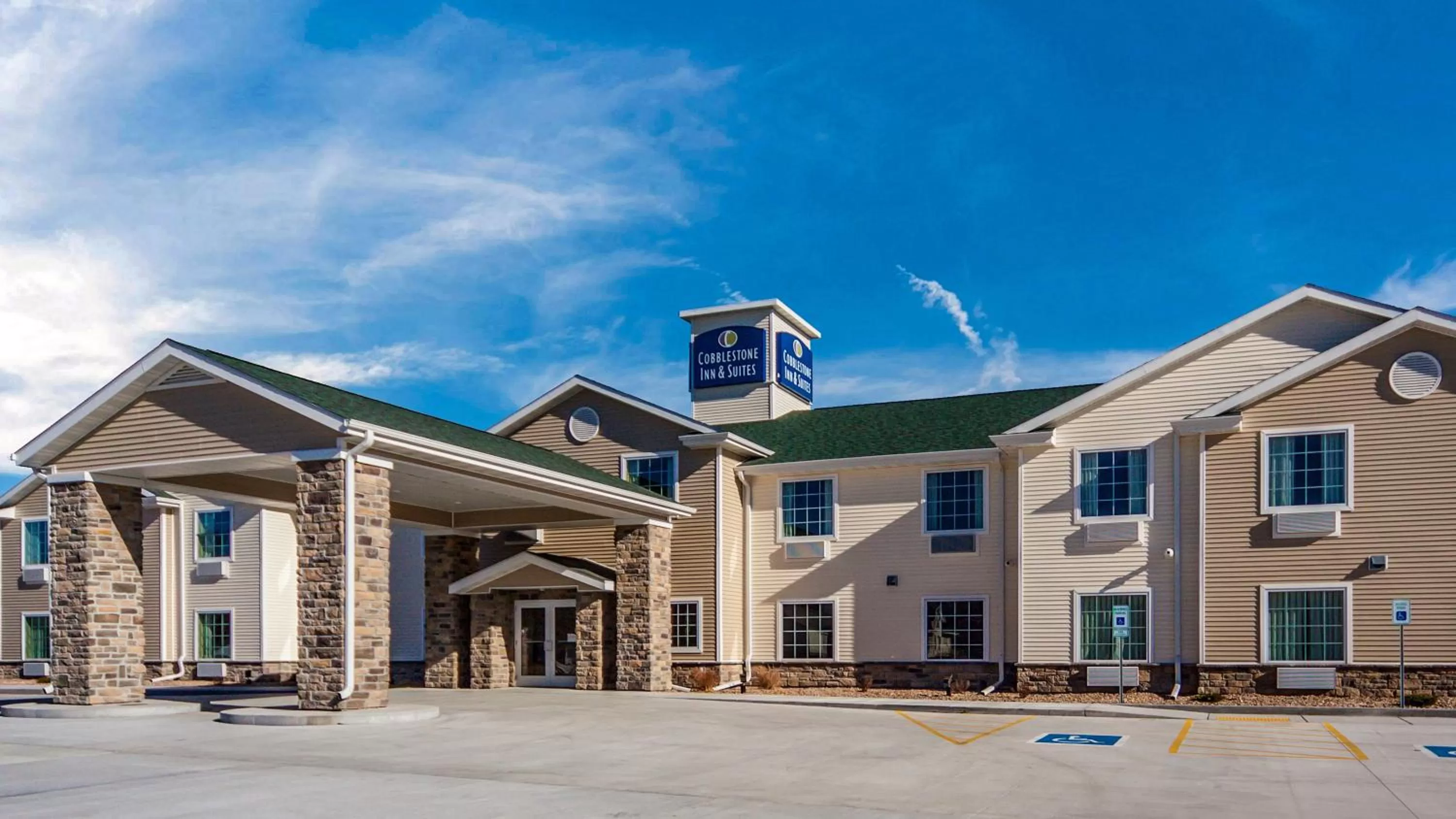 Facade/entrance in Cobblestone Inn & Suites - Yuma