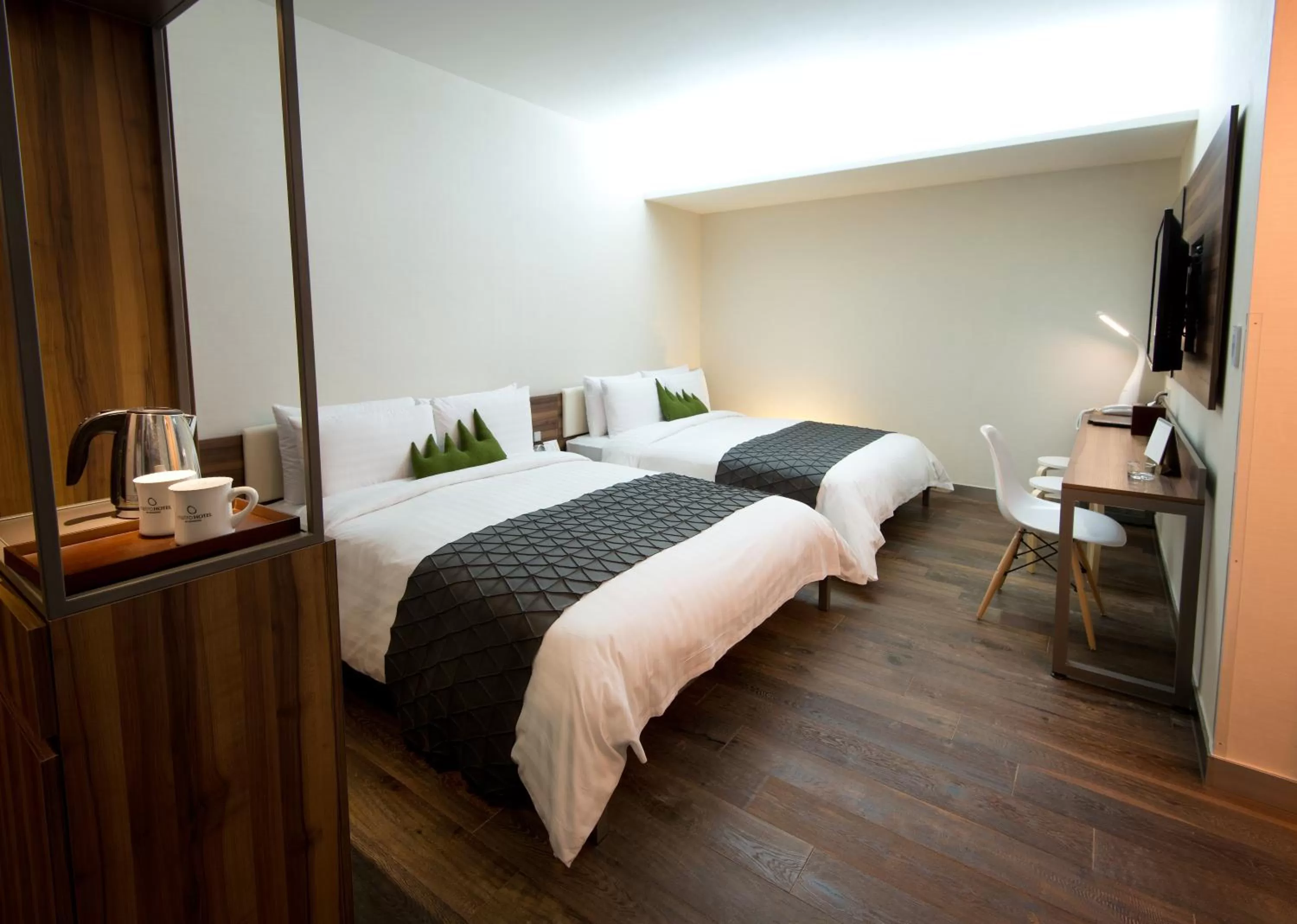 Photo of the whole room, Bed in Metro Hotel Myeongdong