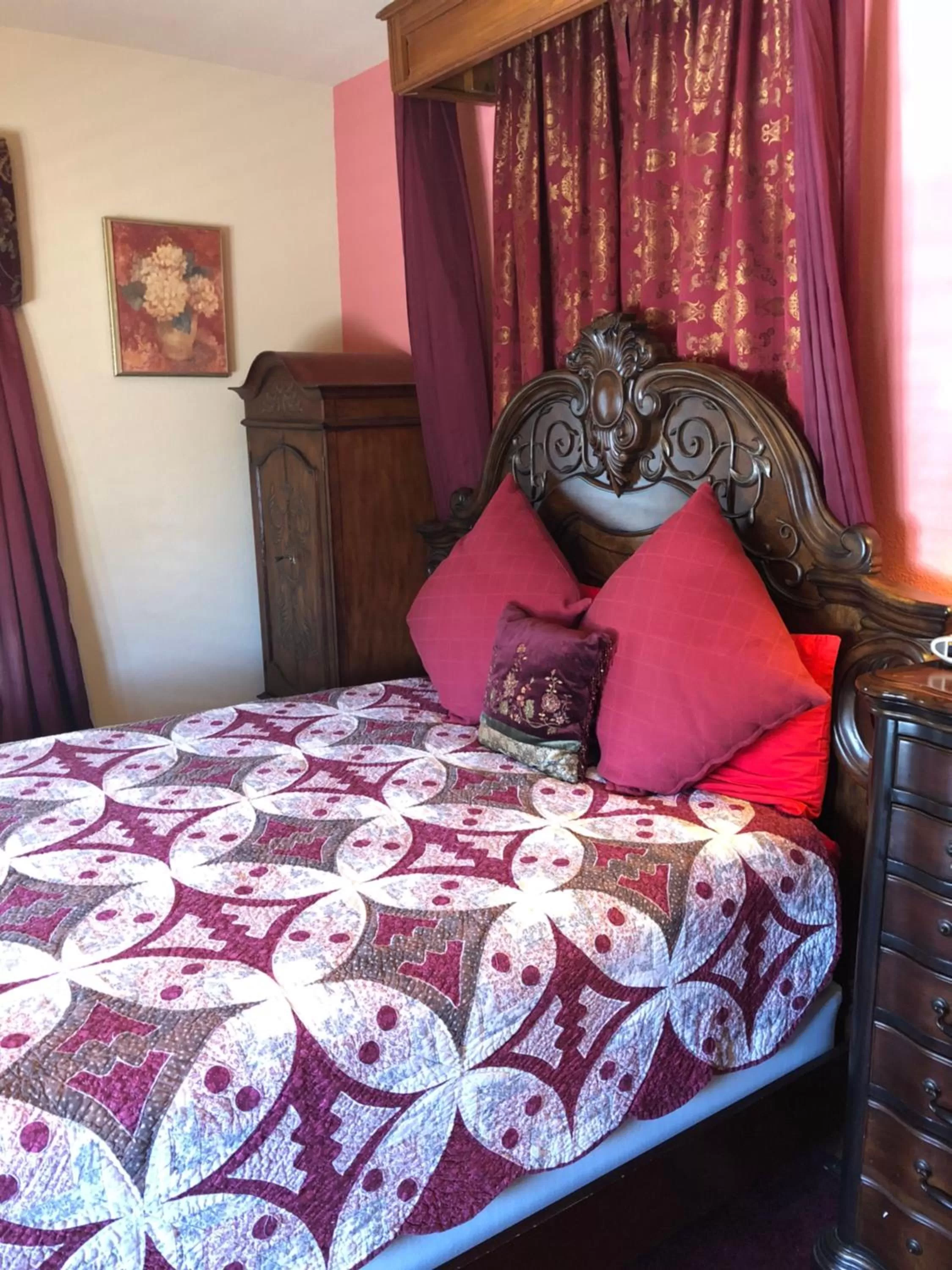 Bed in All Seasons Inn