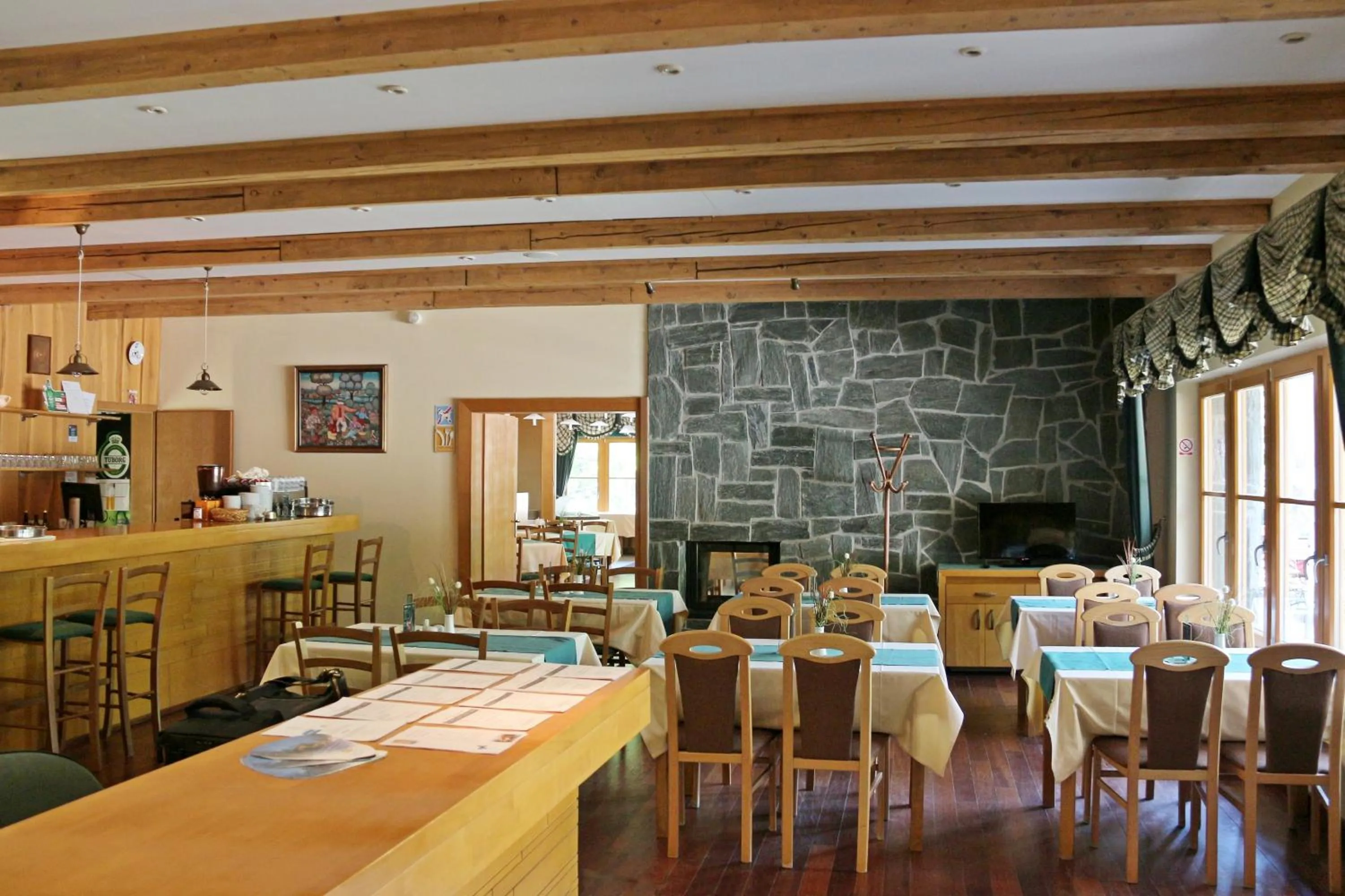 Restaurant/places to eat in Aparthotel Snjezna Kraljica