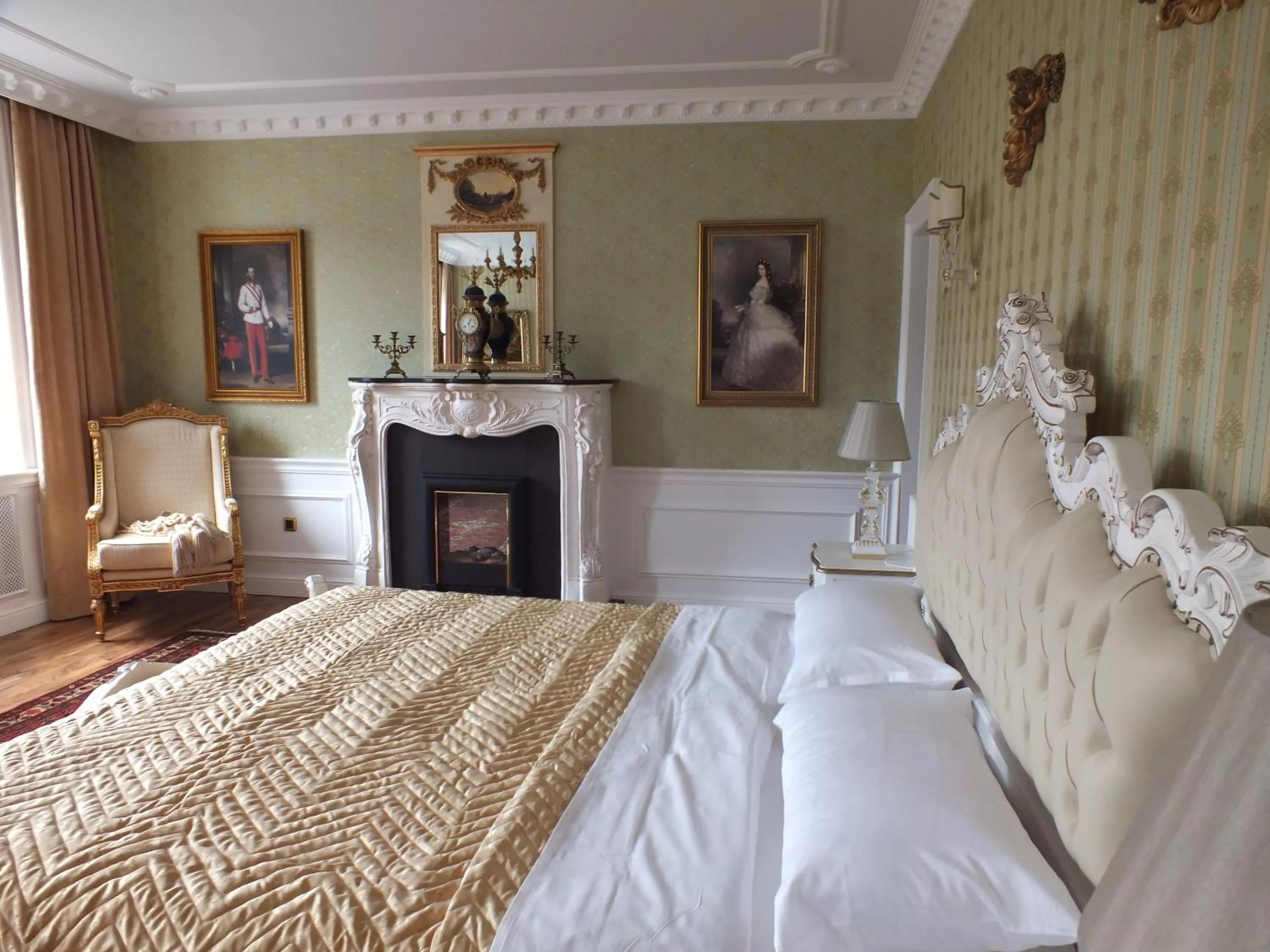 Photo of the whole room, Bed in Villa-Angelina