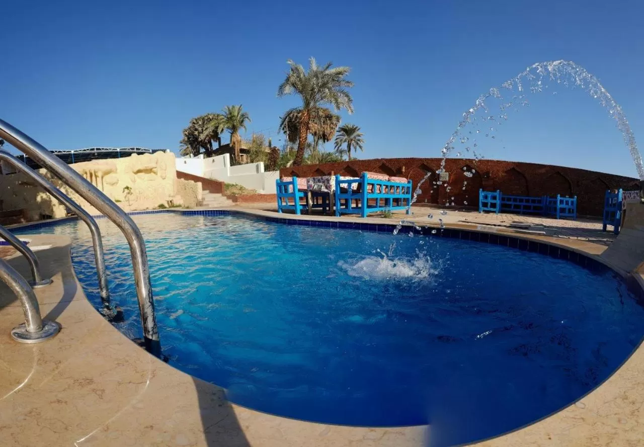 Swimming pool in Al Baeirat Hotel