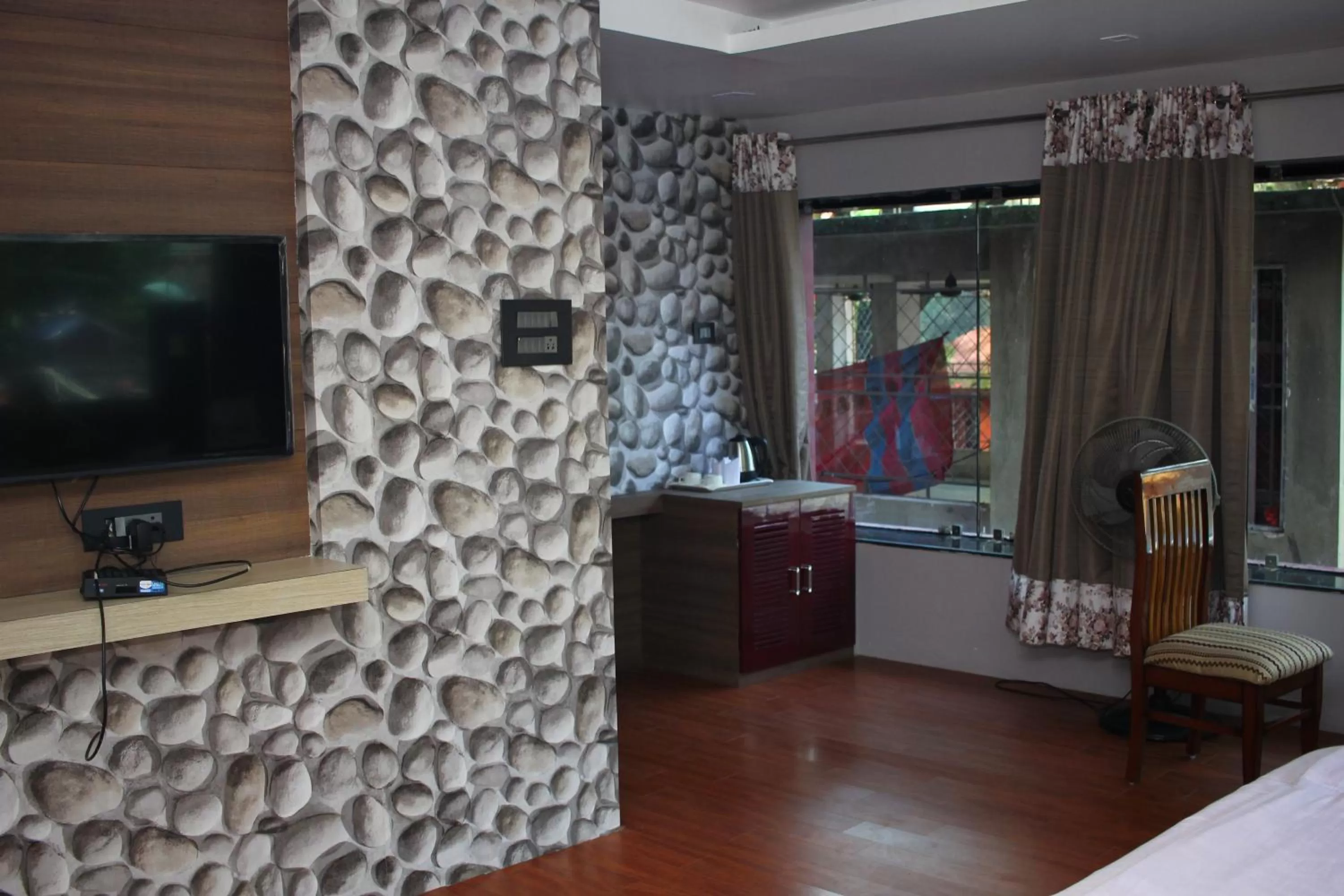 Coffee/tea facilities, Bed in Hotel Shreemoyee Inn - Kamakhya Temple