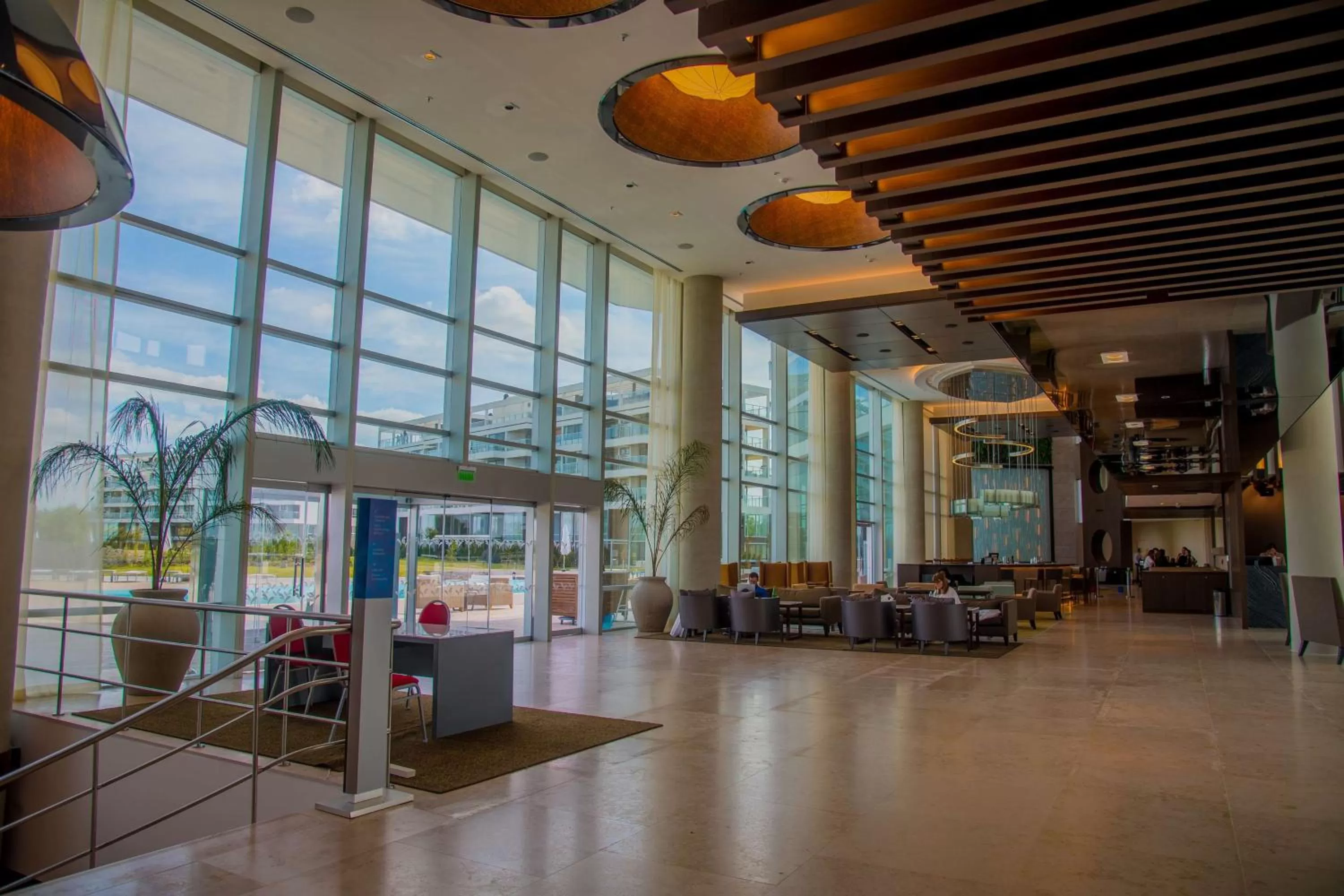 Lobby or reception in Hilton Pilar