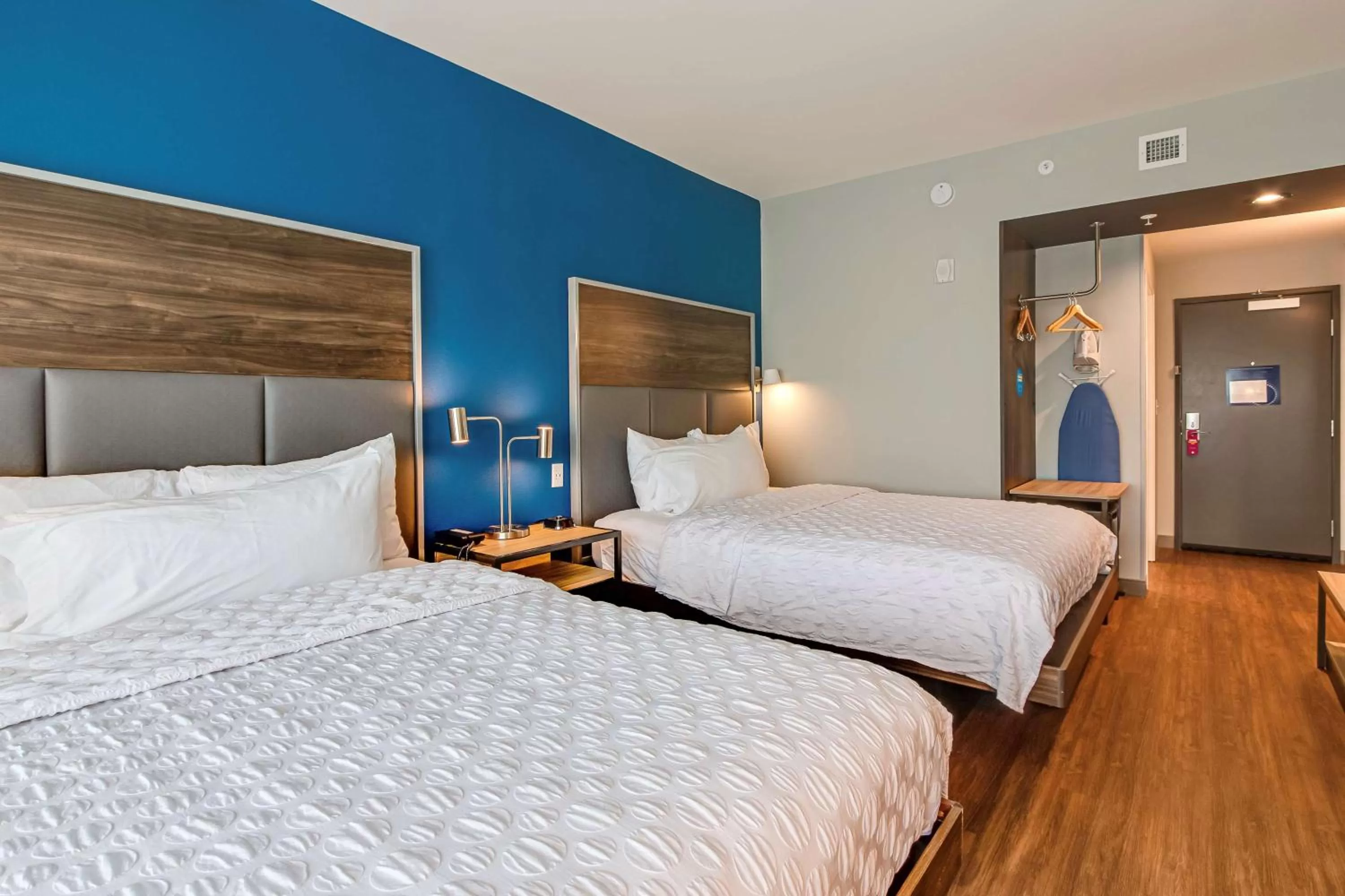 Photo of the whole room, Bed in TRU By Hilton Clarksville