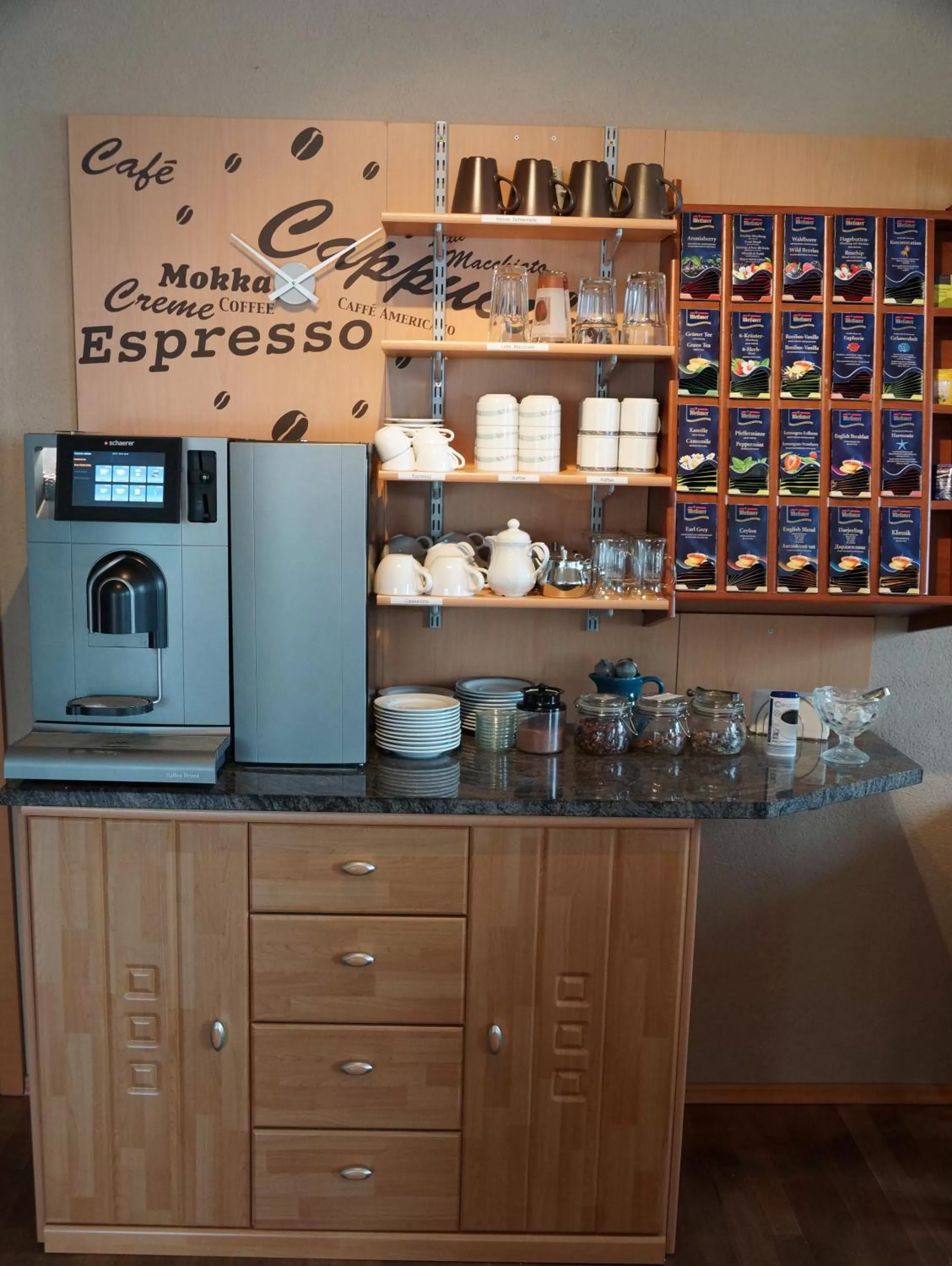 Coffee/tea facilities in Hotel garni Kleindienst